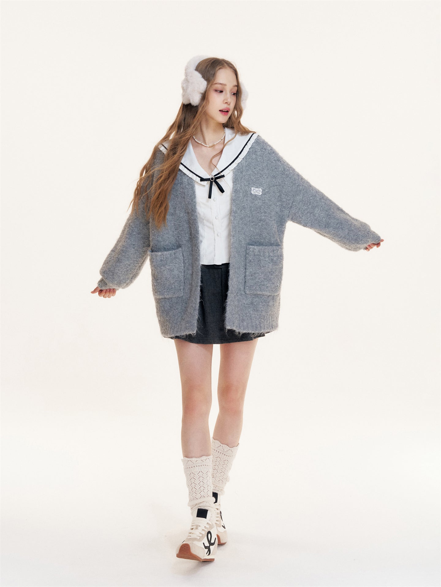 16DEWS 16D25412 Fluffy fur long sleeved V-neck knitted cardigan