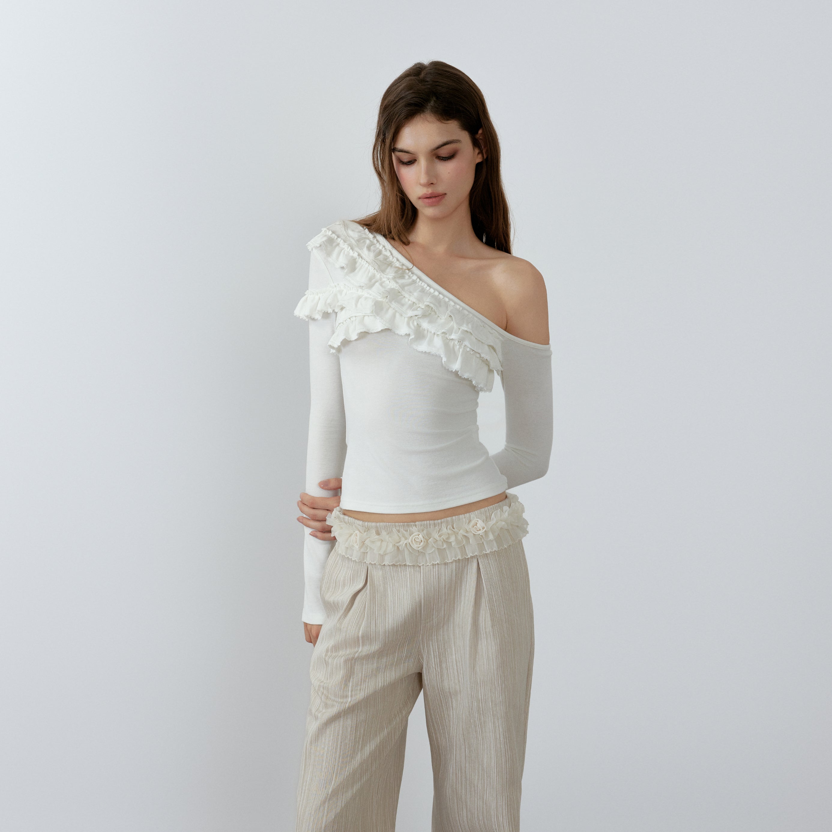 NONCESTNON N205 Ruffled one shoulder white top