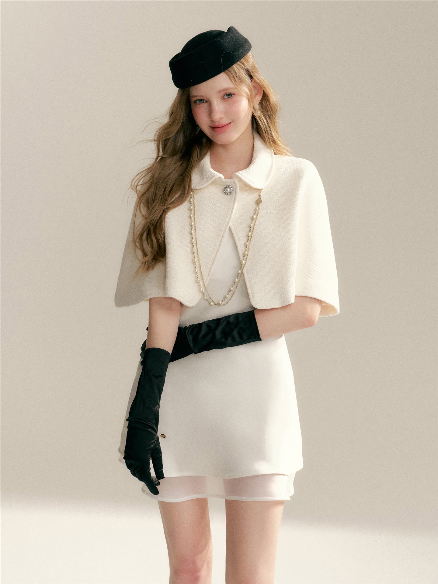 16DEWS 16D246055 Floral sleeveless cloak shawl