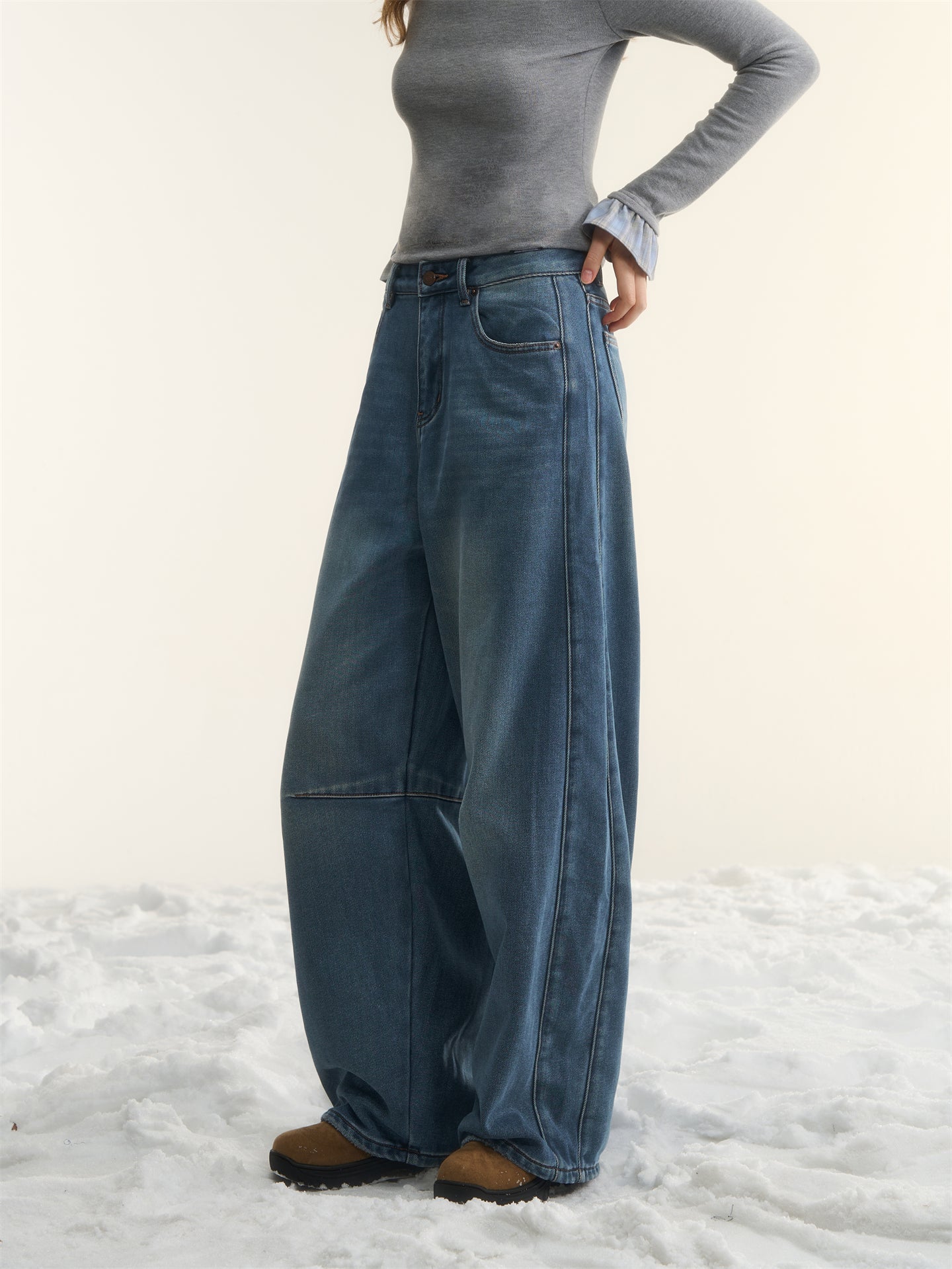 AsGony ASG25570 Plush versatile curved knife washed denim jeans