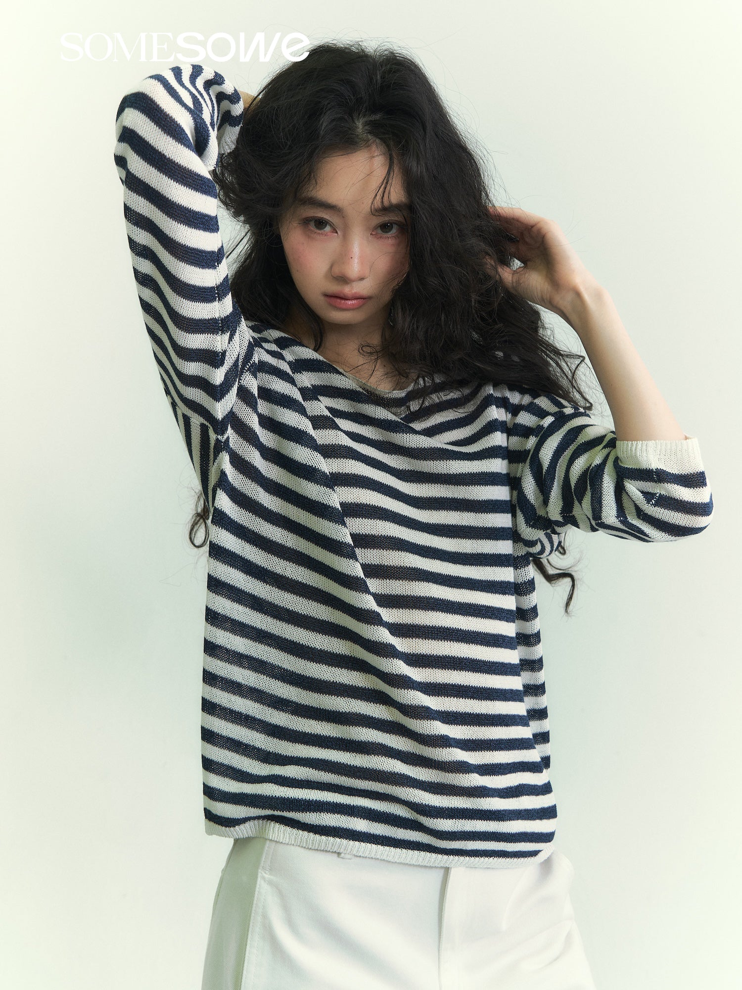 SOMESOWE S2609072 Striped one collar long sleeved top