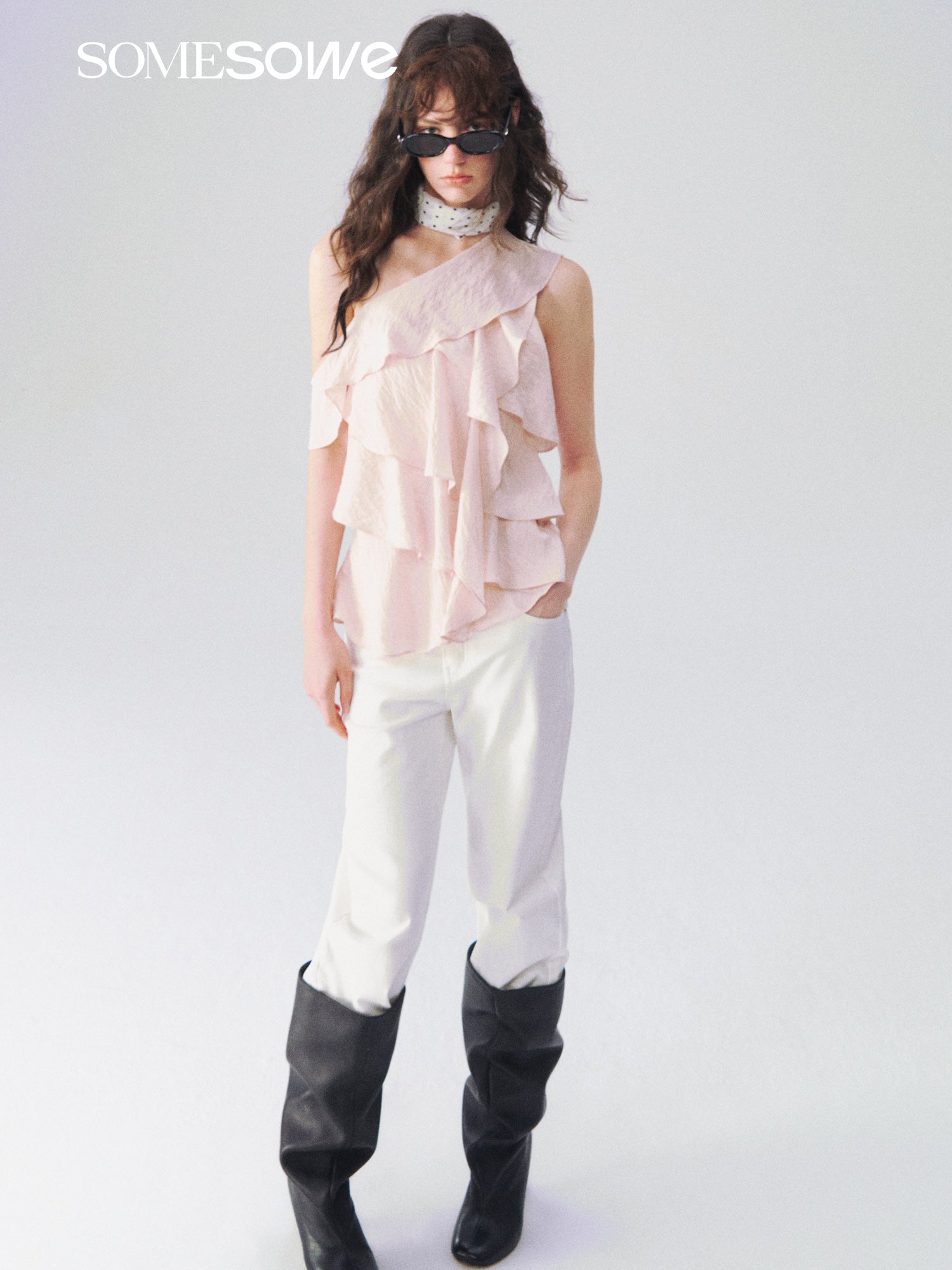 SOMESOWE S2609109 Multi layered ruffle edge sloping shoulder top
