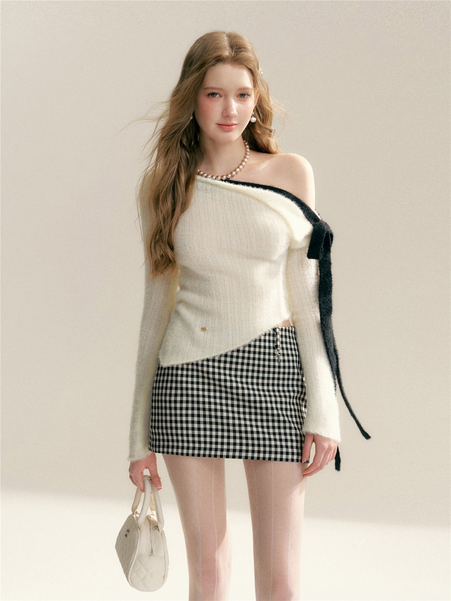 16DEWS 16D26007 Color blocking straps irregular design slim knit sweater