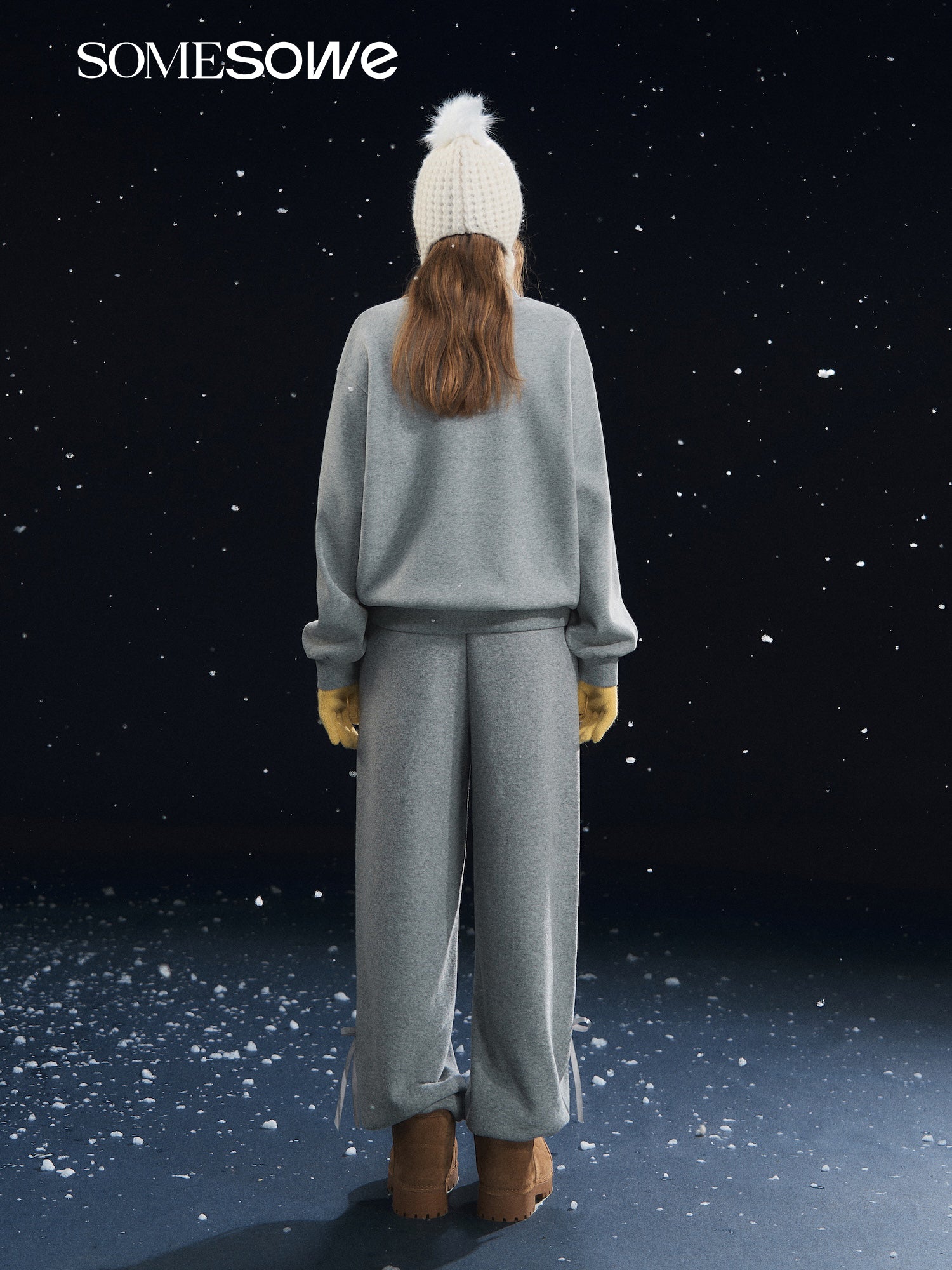 SOMESOWE S2508317 Little deer velvet round neck long sleeved sweatshirt