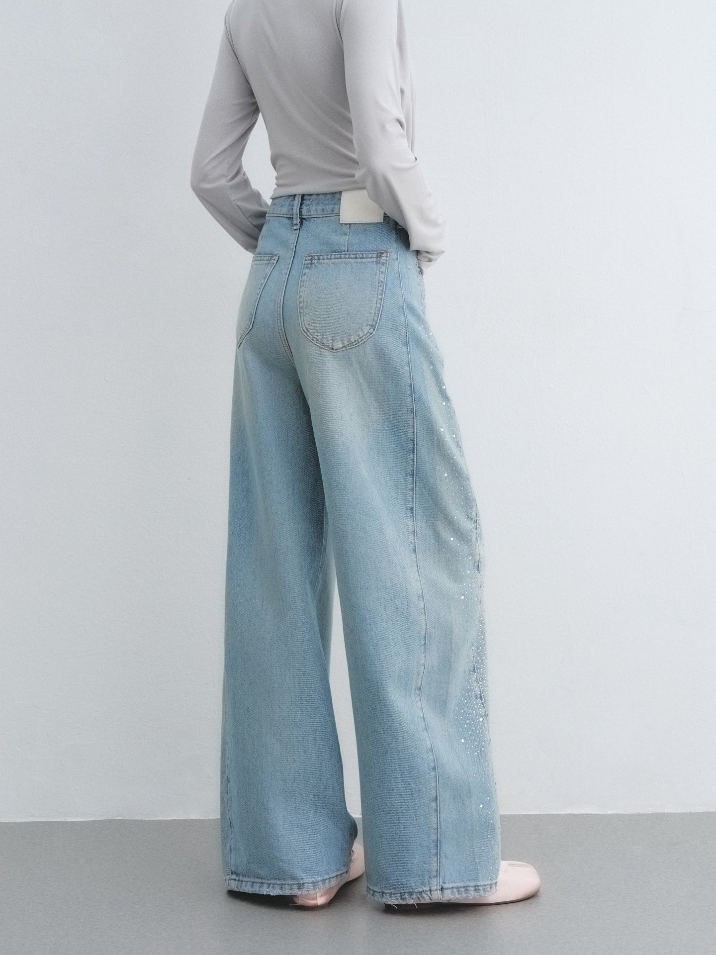AsGony ASG26040 Lyocell washed rhinestone decorative curved knife jeans