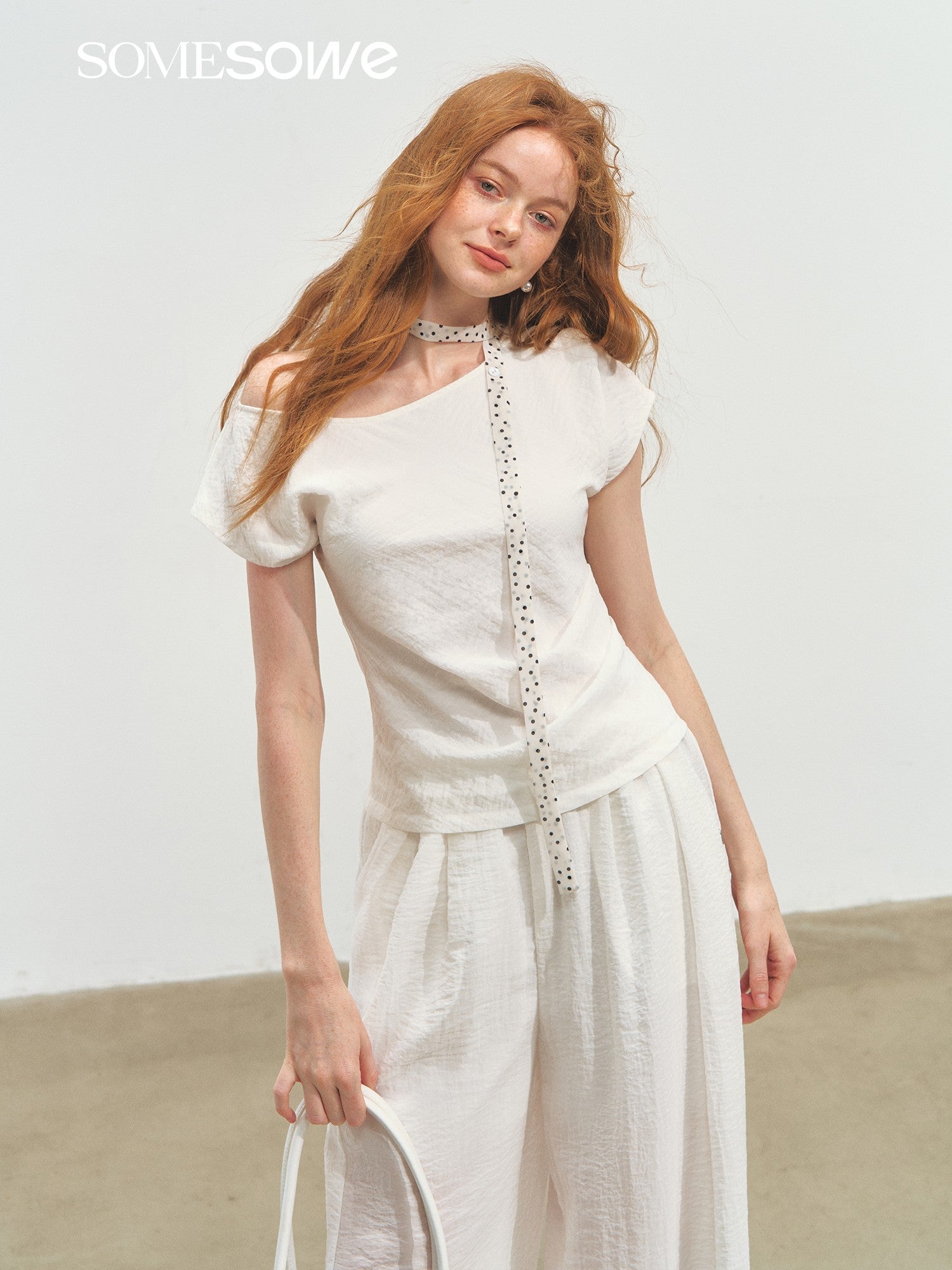 SOMESOWE S2508171&S2508172 One-shoulder polka dot tie top + pants set