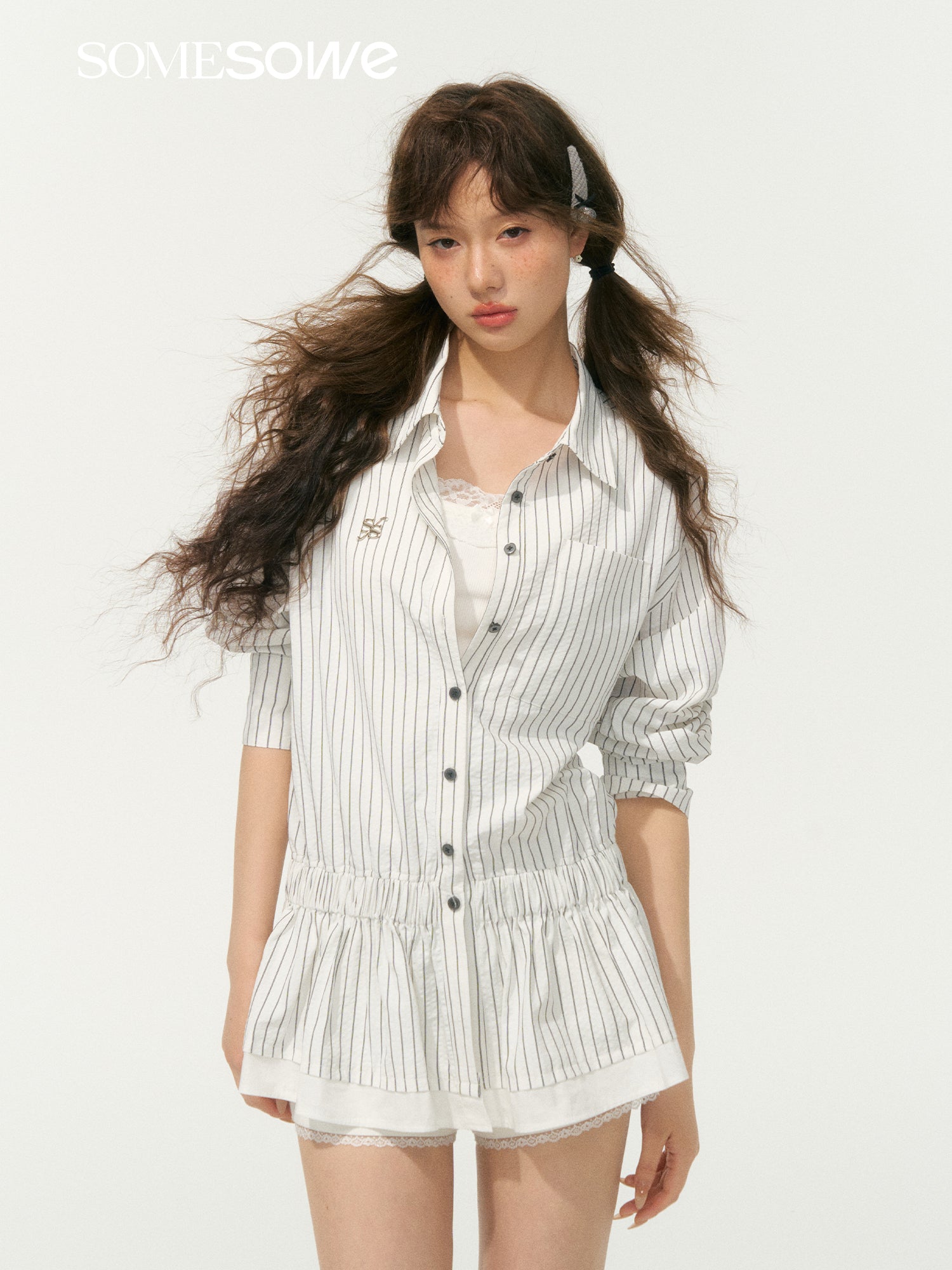 SOMESOWE S2508058 Striped ruffled shirt