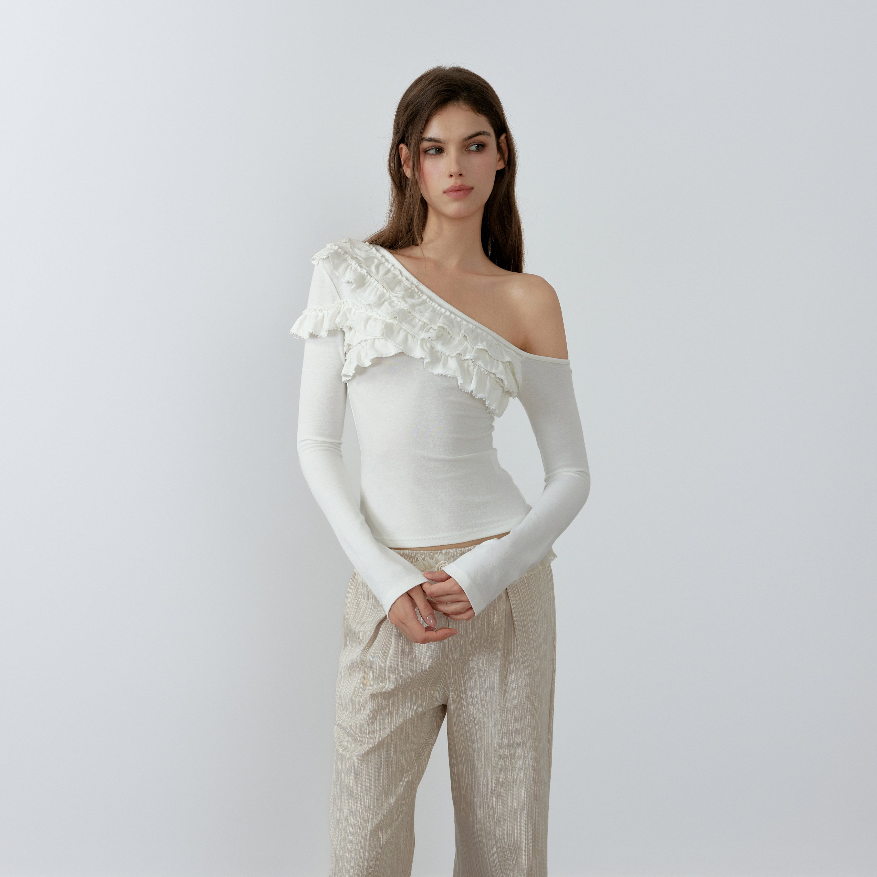 NONCESTNON N205 Ruffled one shoulder white top
