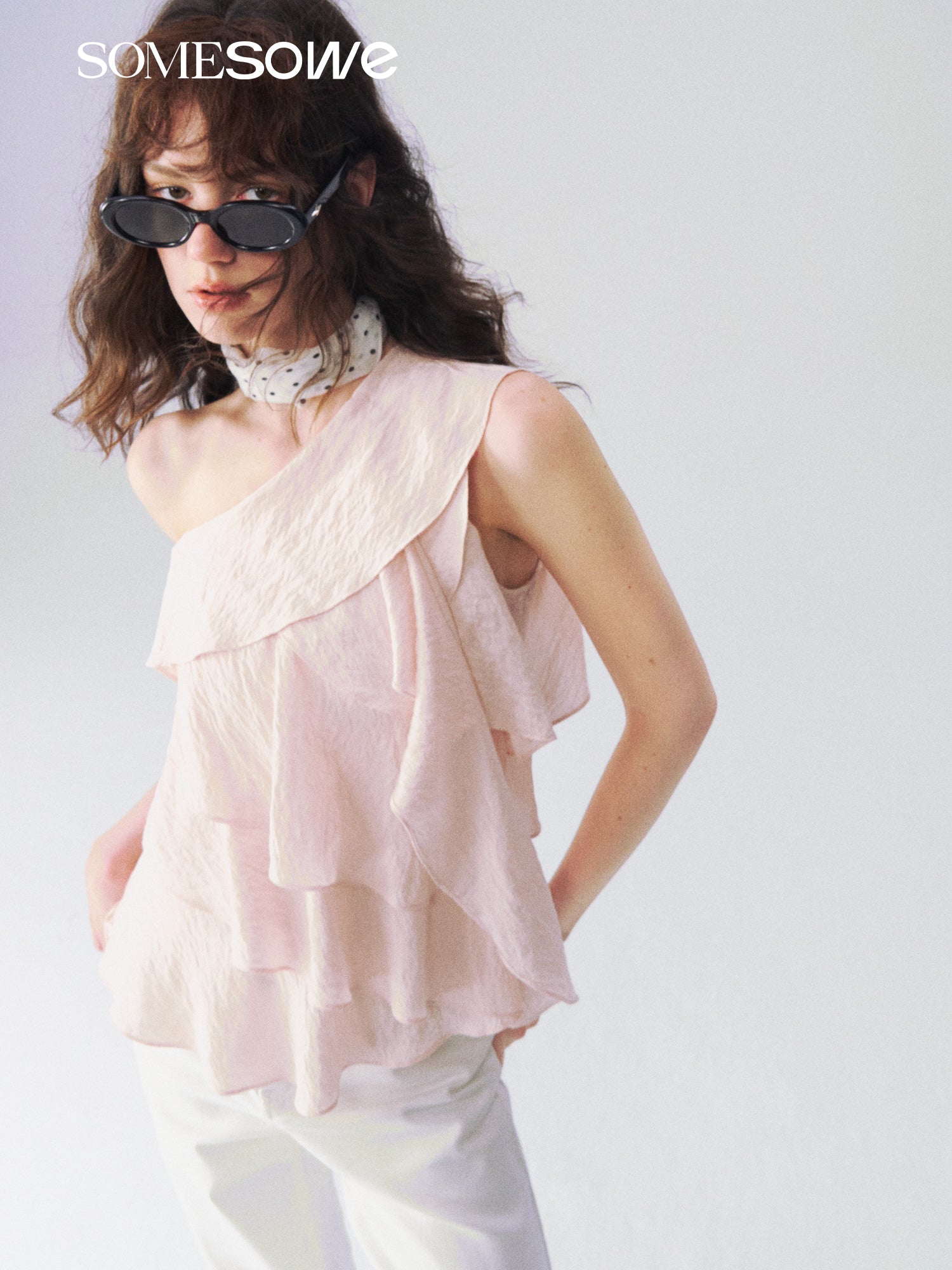 SOMESOWE S2609109 Multi layered ruffle edge sloping shoulder top