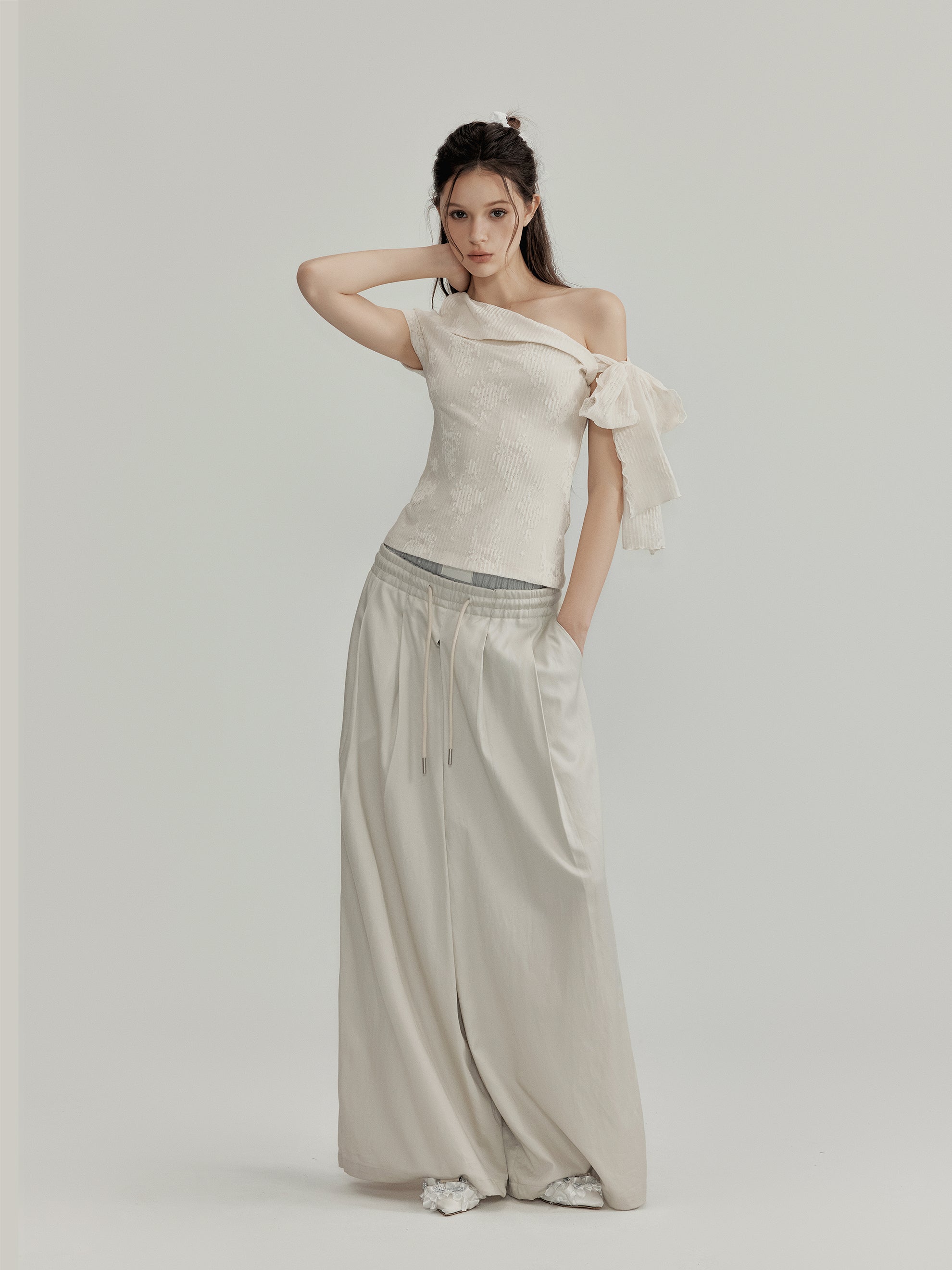 NOMEANSNO N125 Slanted shoulder strap lace top