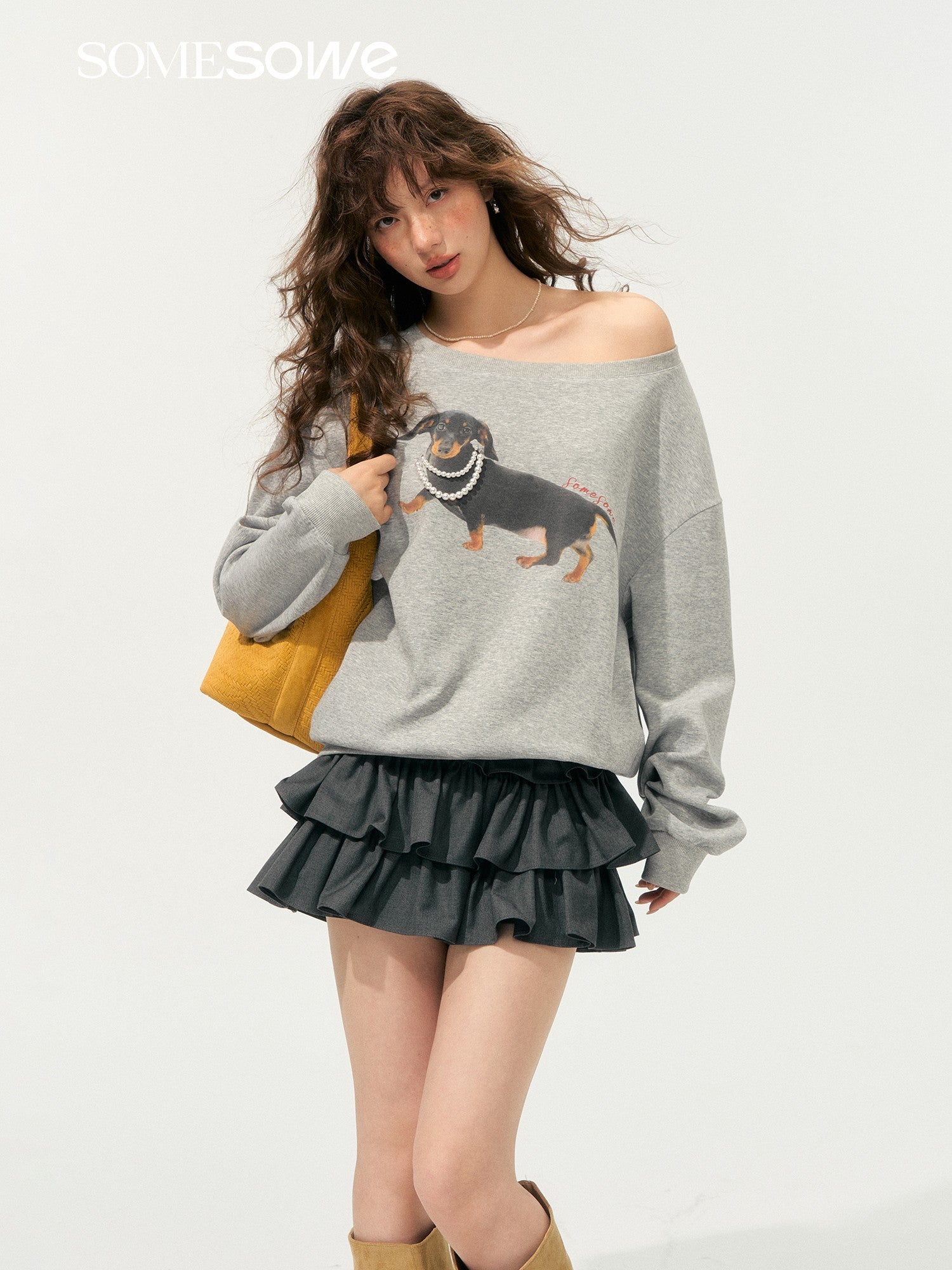 SOMESOWE S2508179 Pearl dachshund one shoulder hoodie
