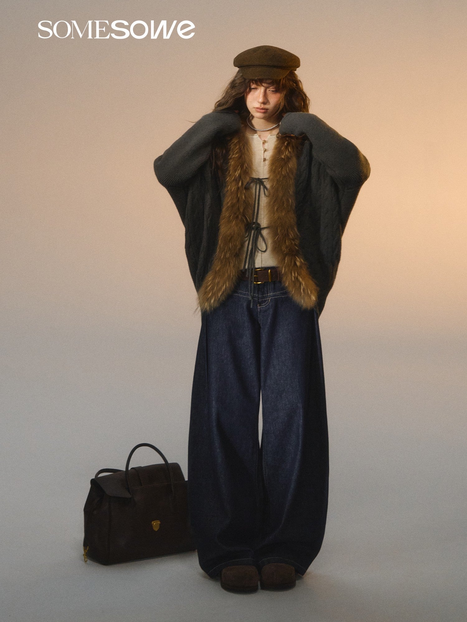 SOMESOWE S2508285 Strap bat sleeve fur collar sweater