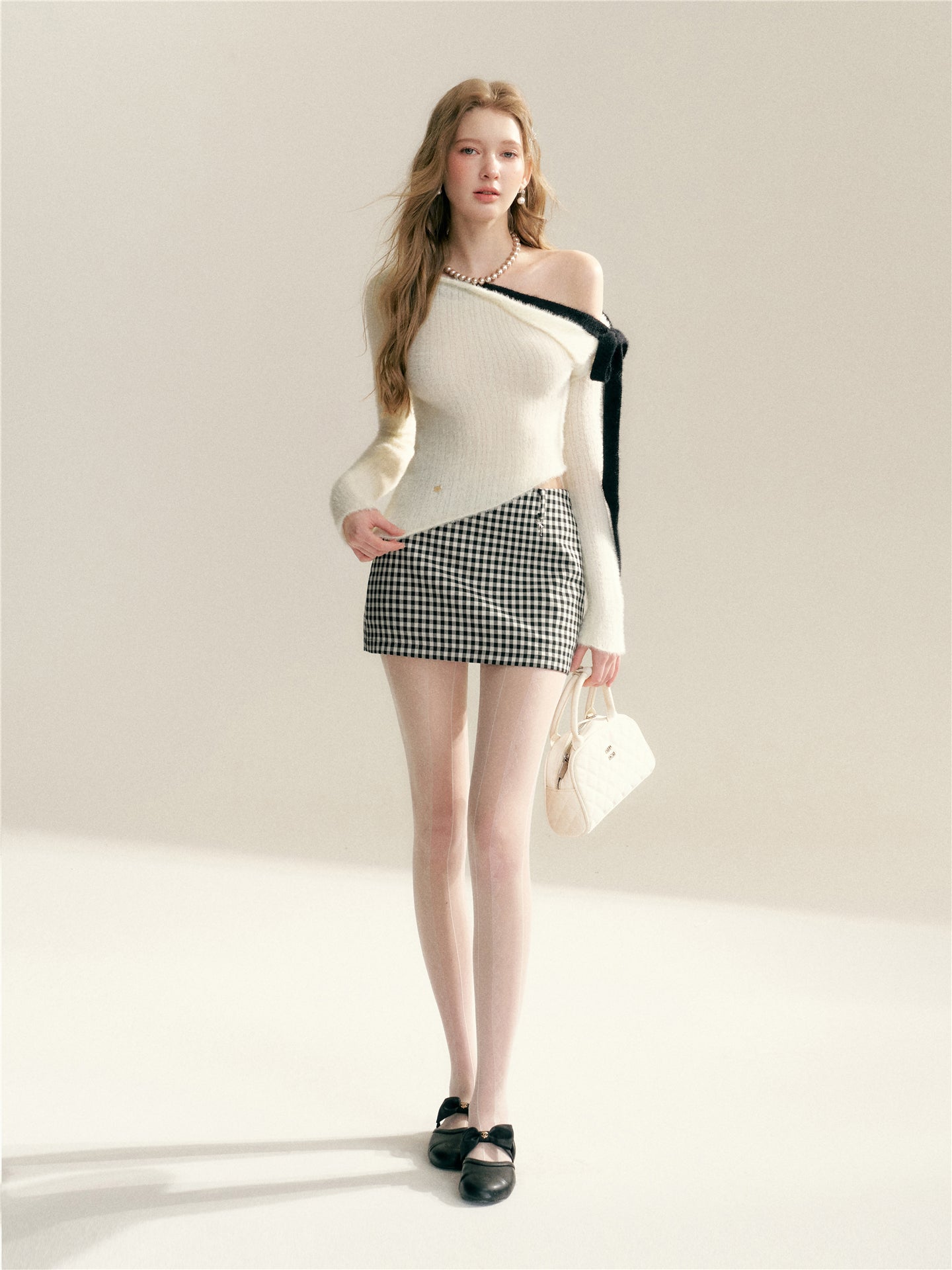 16DEWS 16D26007 Color blocking straps irregular design slim knit sweater