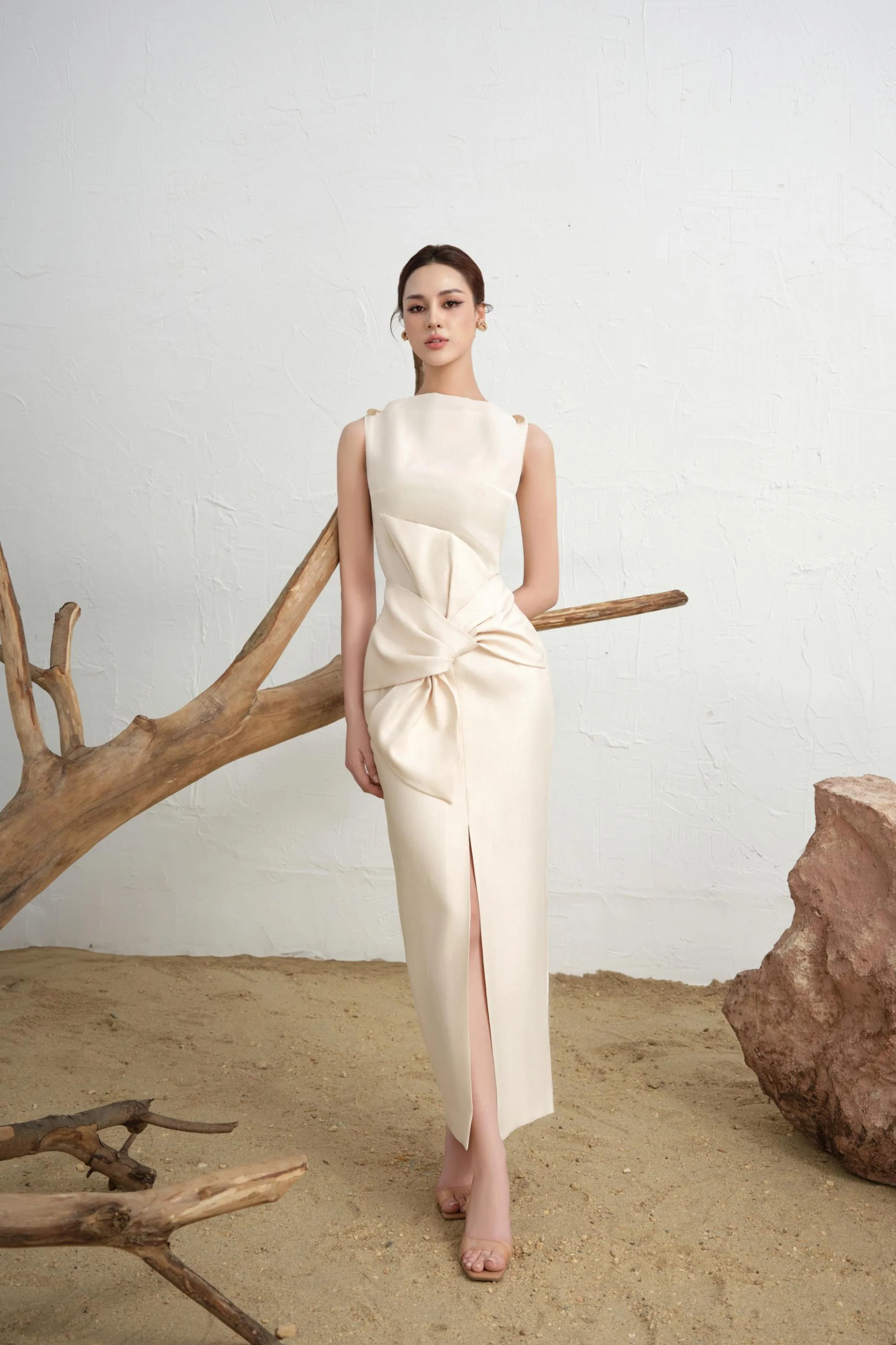 BYDENIO Alva Large Bow Pleated Dress