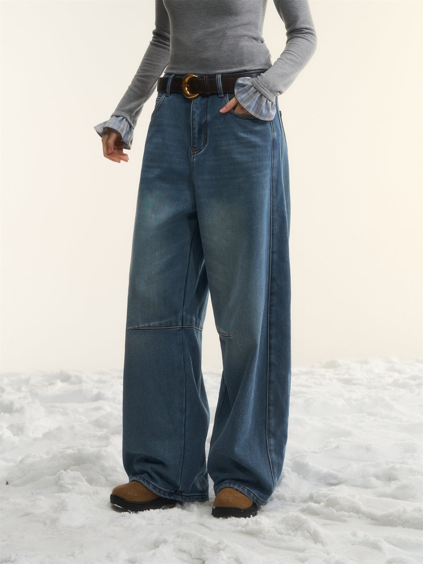 AsGony ASG25570 Plush versatile curved knife washed denim jeans