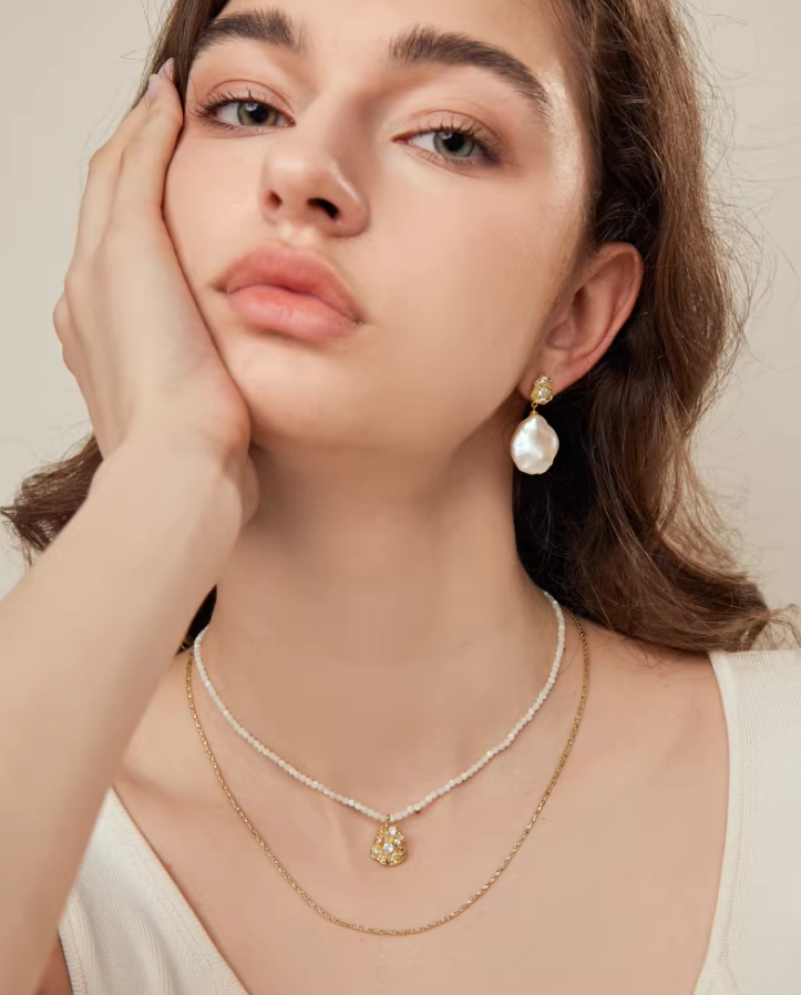 ARSIS Flower stamen pendant necklace