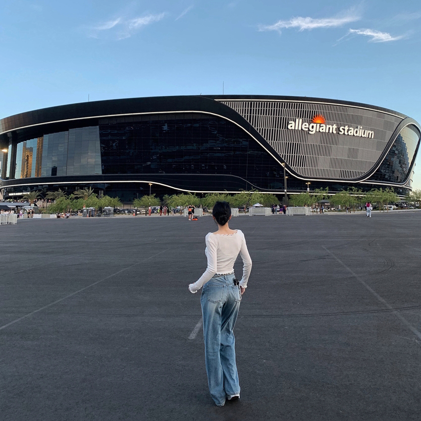 Guse Soft Unwashed Denim Trousers