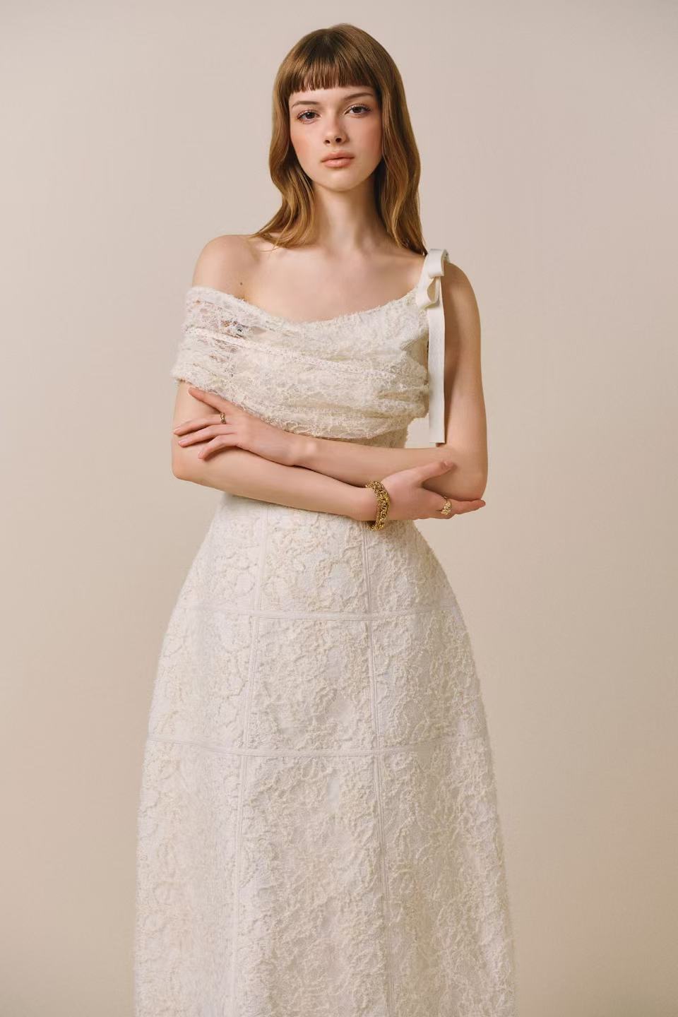 CICI SILA One-shoulder Midi Dress