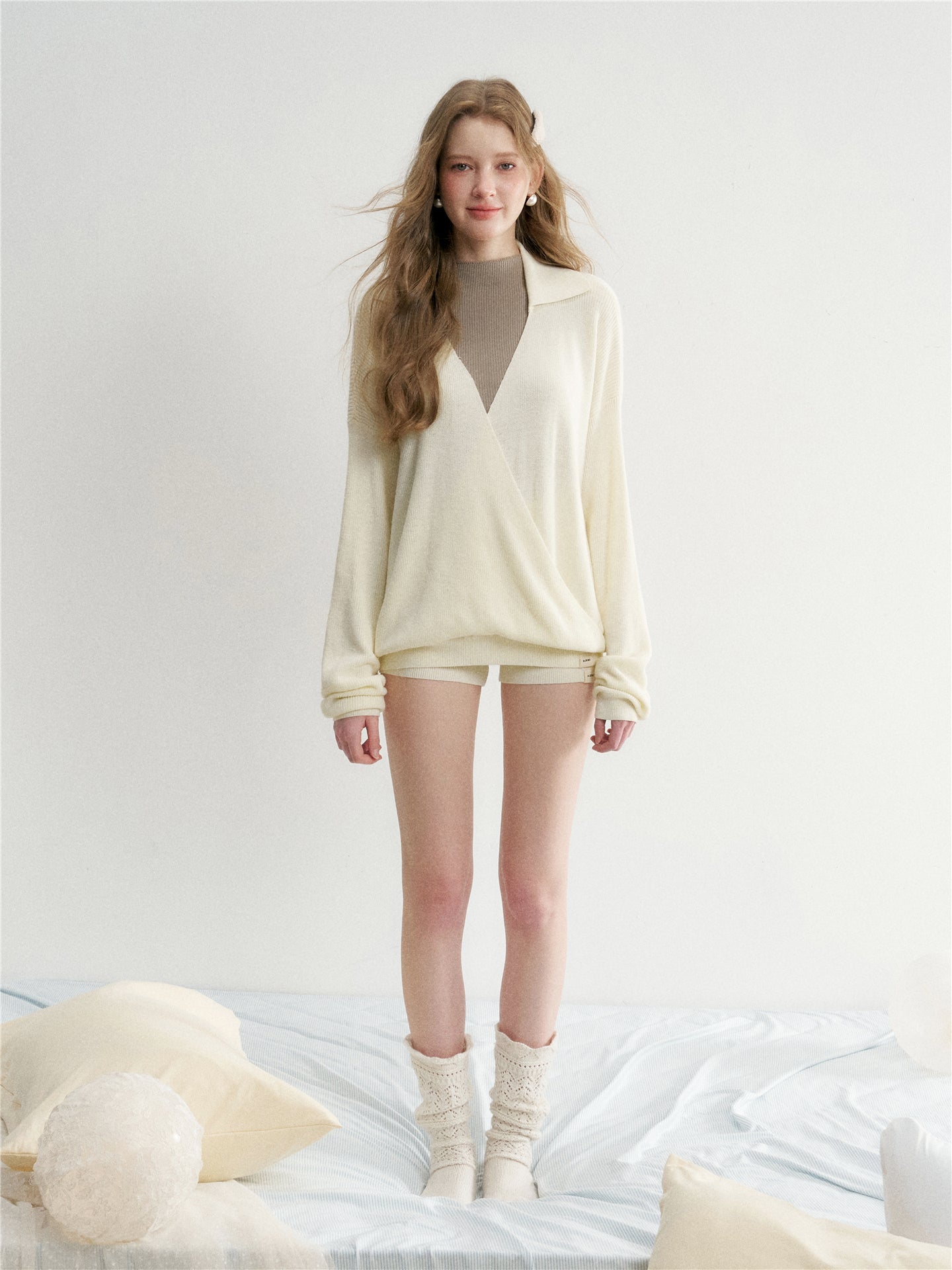 16DEWS 16D26033&16D26034&16D26035 Lazy style knitted vest + V-neck top + shorts