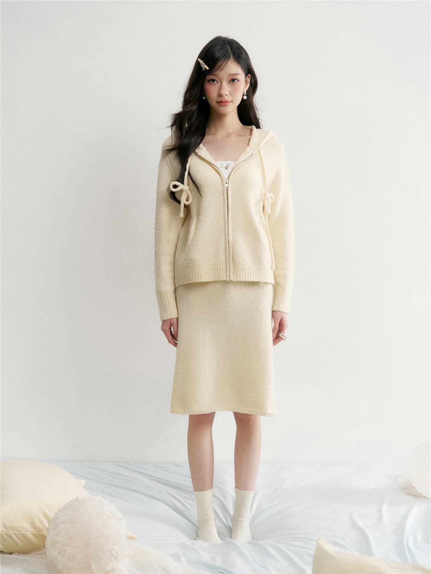 16DEWS 16D26031&16D26032 Drawstring hooded zipper knitted cardigan + skirt