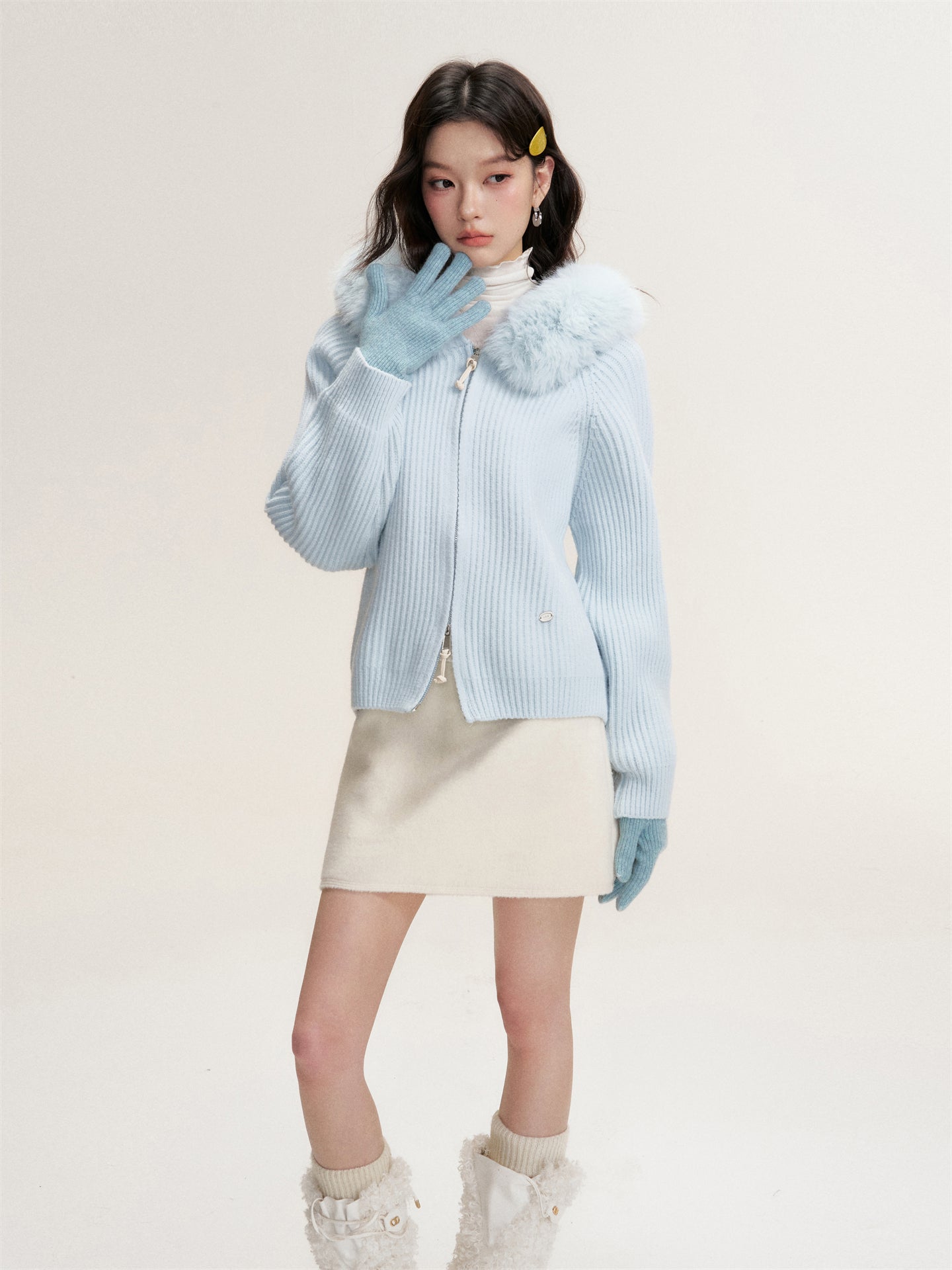 16DEWS 16D25465 Woolen collar hooded knitted jacket