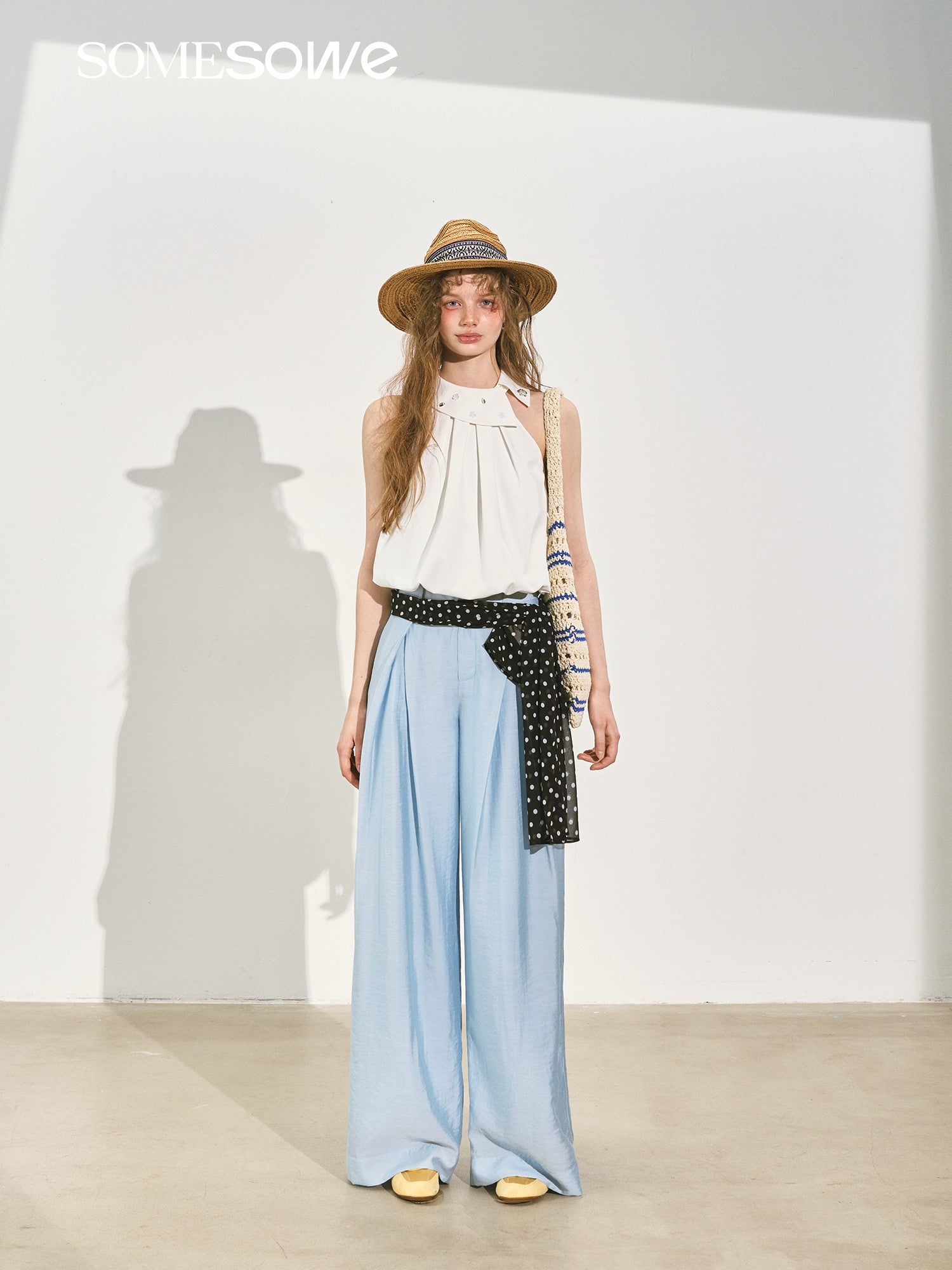 SOMESOWE S2508140 Sleeveless halter-neck shirt