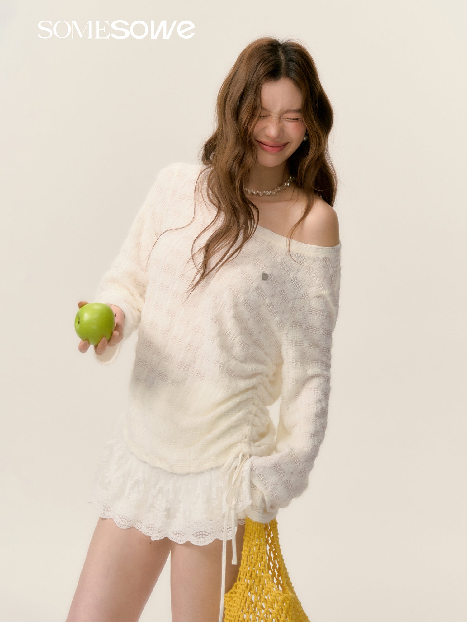 SOMESOWE S2508043 Lace splicing top