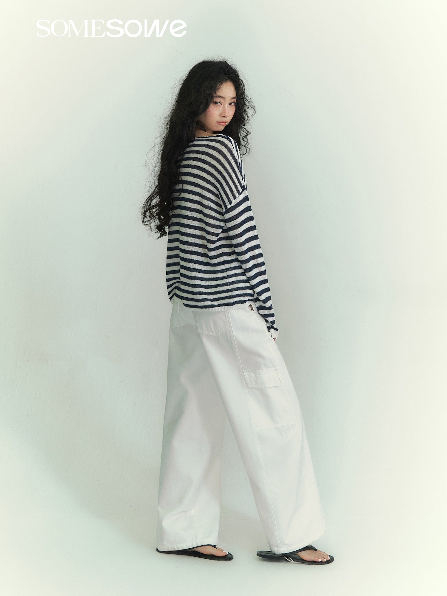 SOMESOWE S2609072 Striped one collar long sleeved top