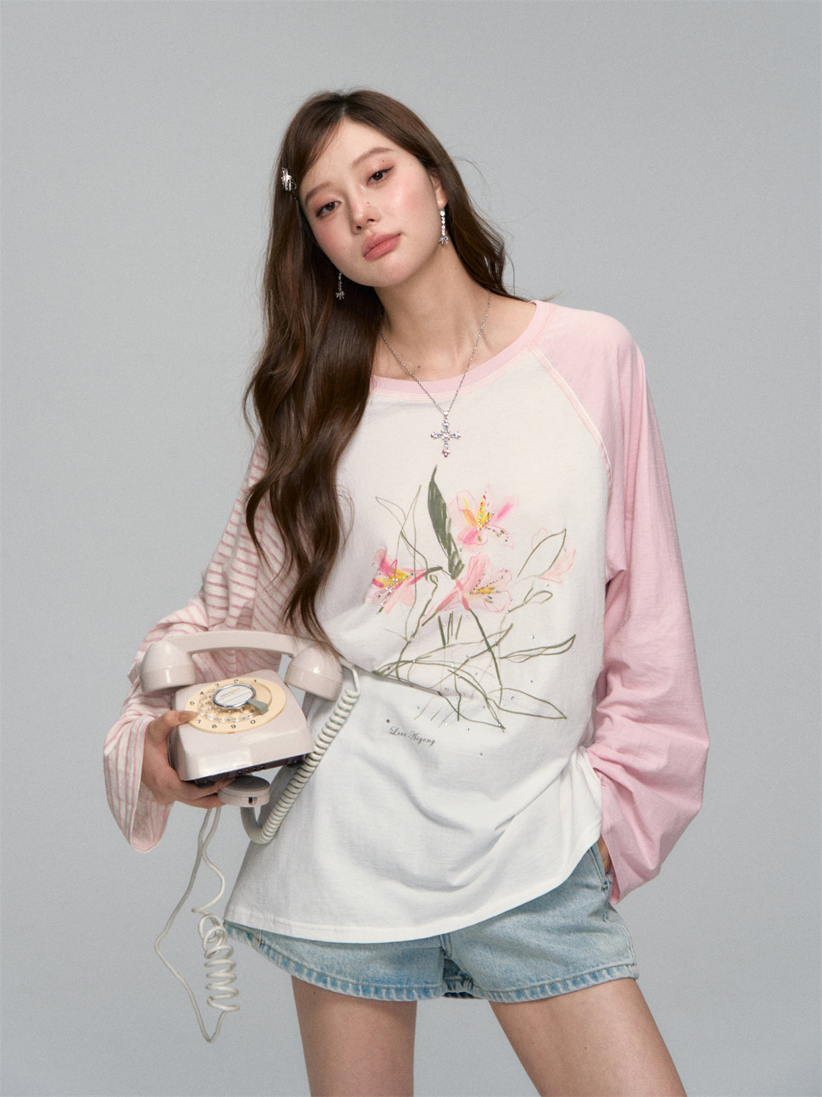 AsGony ASG25120 Color blocked floral print round neck T-shirt