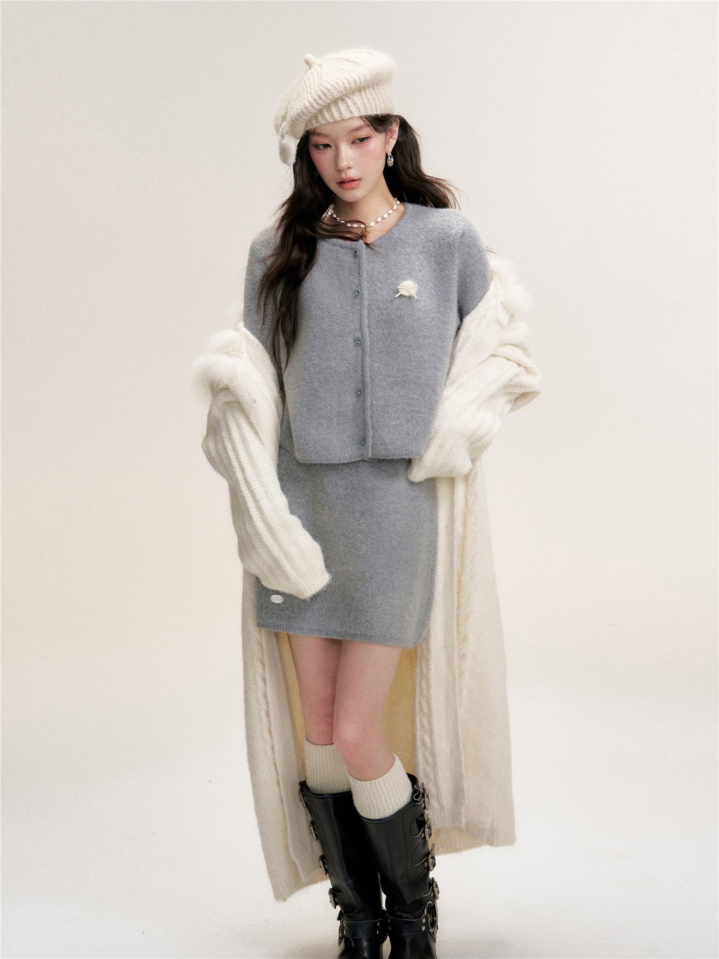 16DEWS 16D25454&16D25455 Soft and sticky short knitted cardigan + shorts set