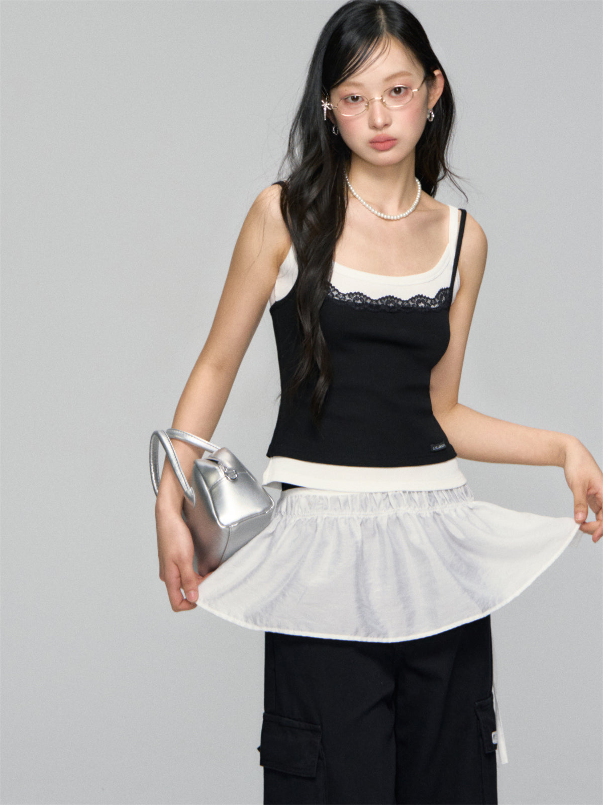 AsGony ASG25154 Fake two-piece lace patchwork camisole vest (2color)