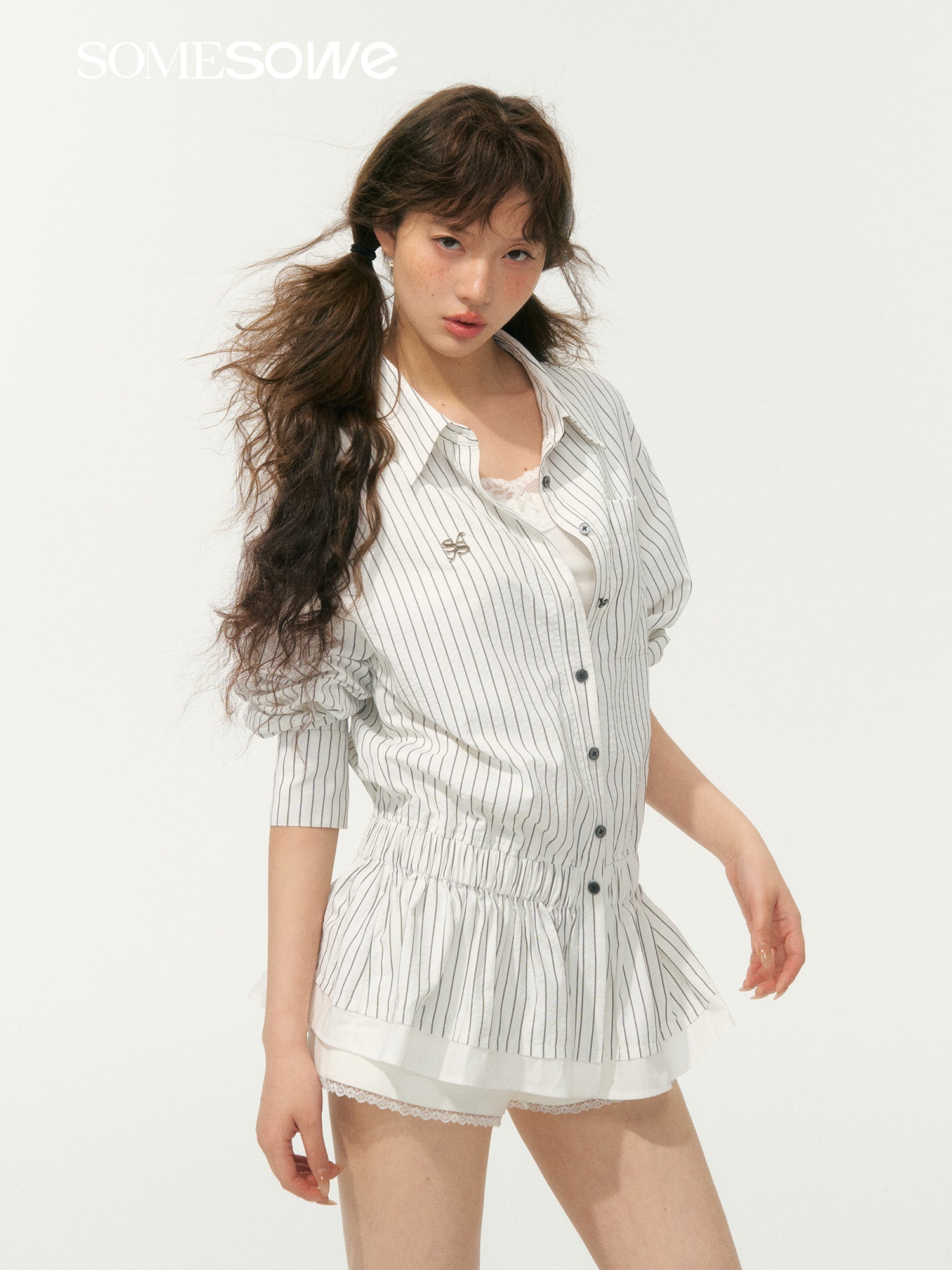 SOMESOWE S2508058 Striped ruffled shirt