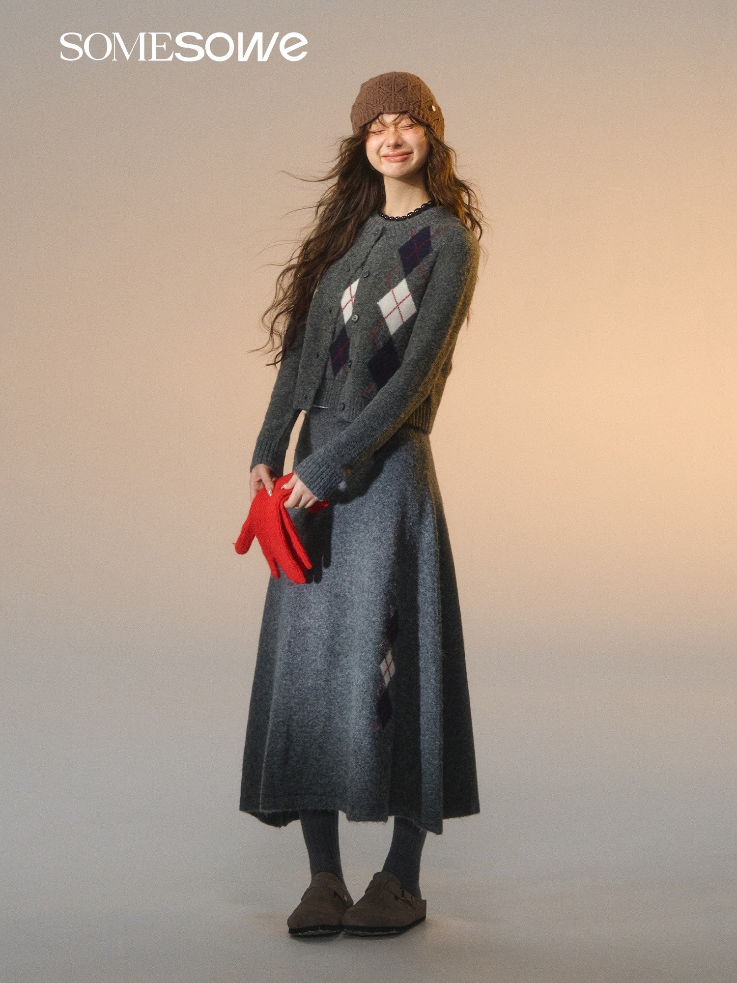 SOMESOWE S2508266&S2508267&S2508268 Floral velvet diamond grid round neck vest + cardigan + skirt set