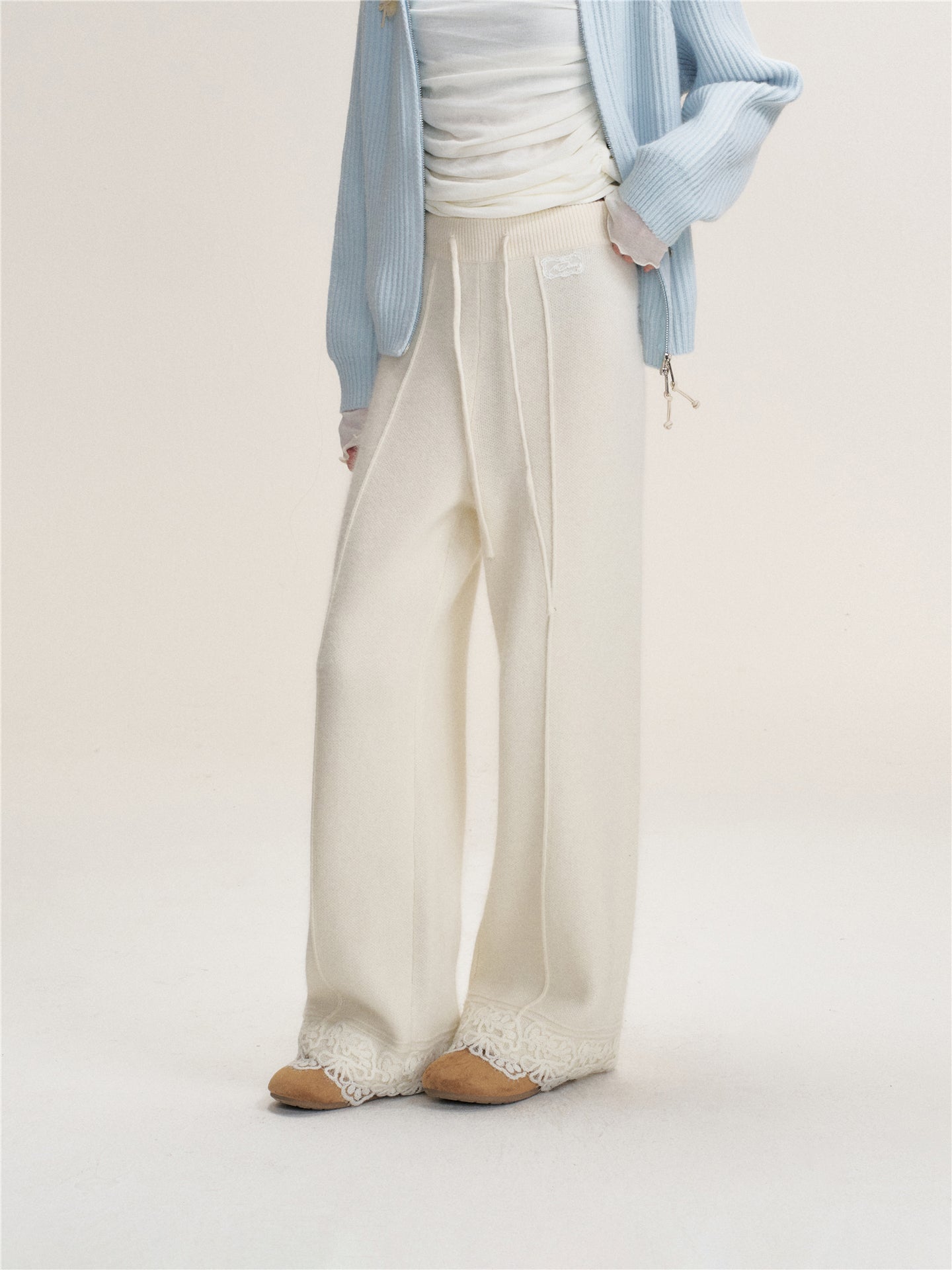 16DEWS 16D25471 Lace edged wool knitted straight leg pants