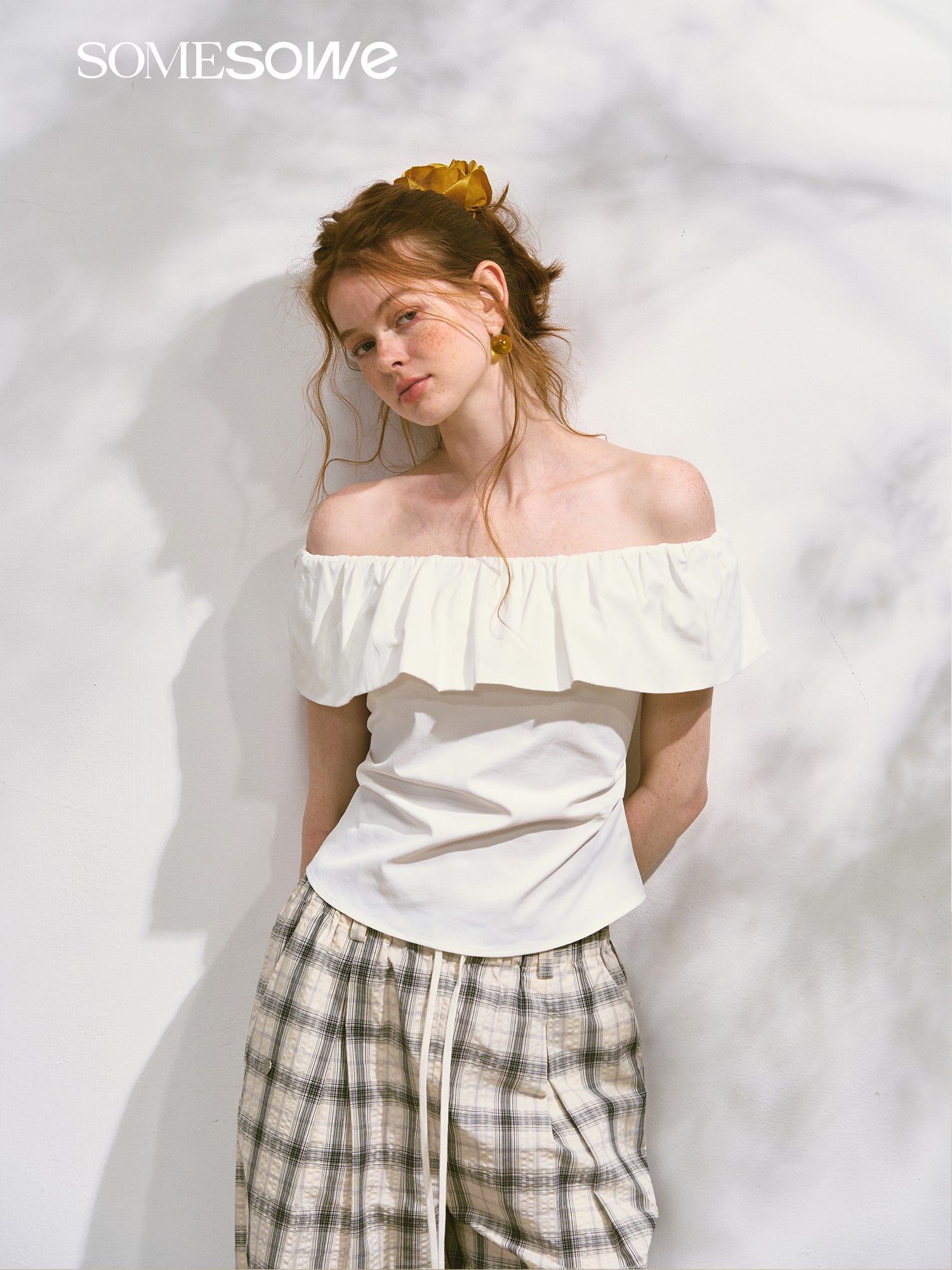 SOMESOWE S2508111 Off shoulder pleated top