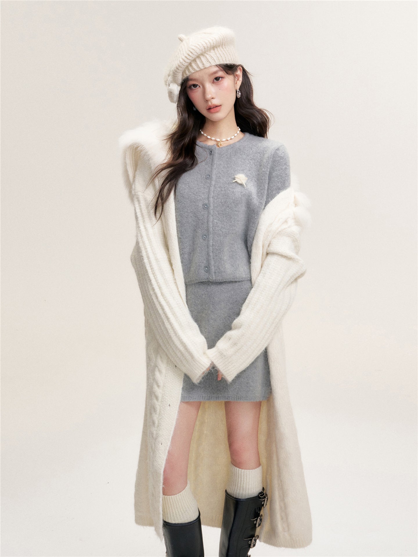 16DEWS 16D25454&16D25455 Soft and sticky short knitted cardigan + shorts set