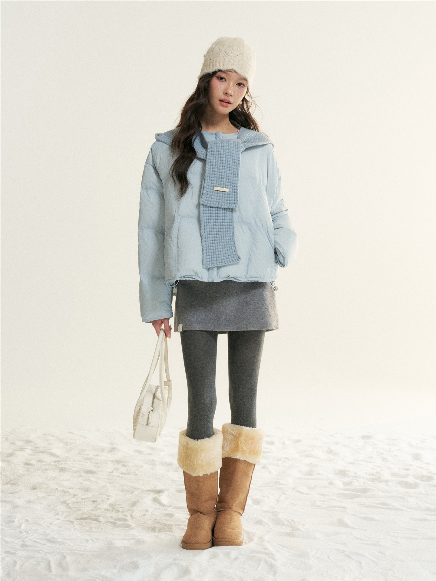 16DEWS 16D25515 White duck down round neck short down jacket