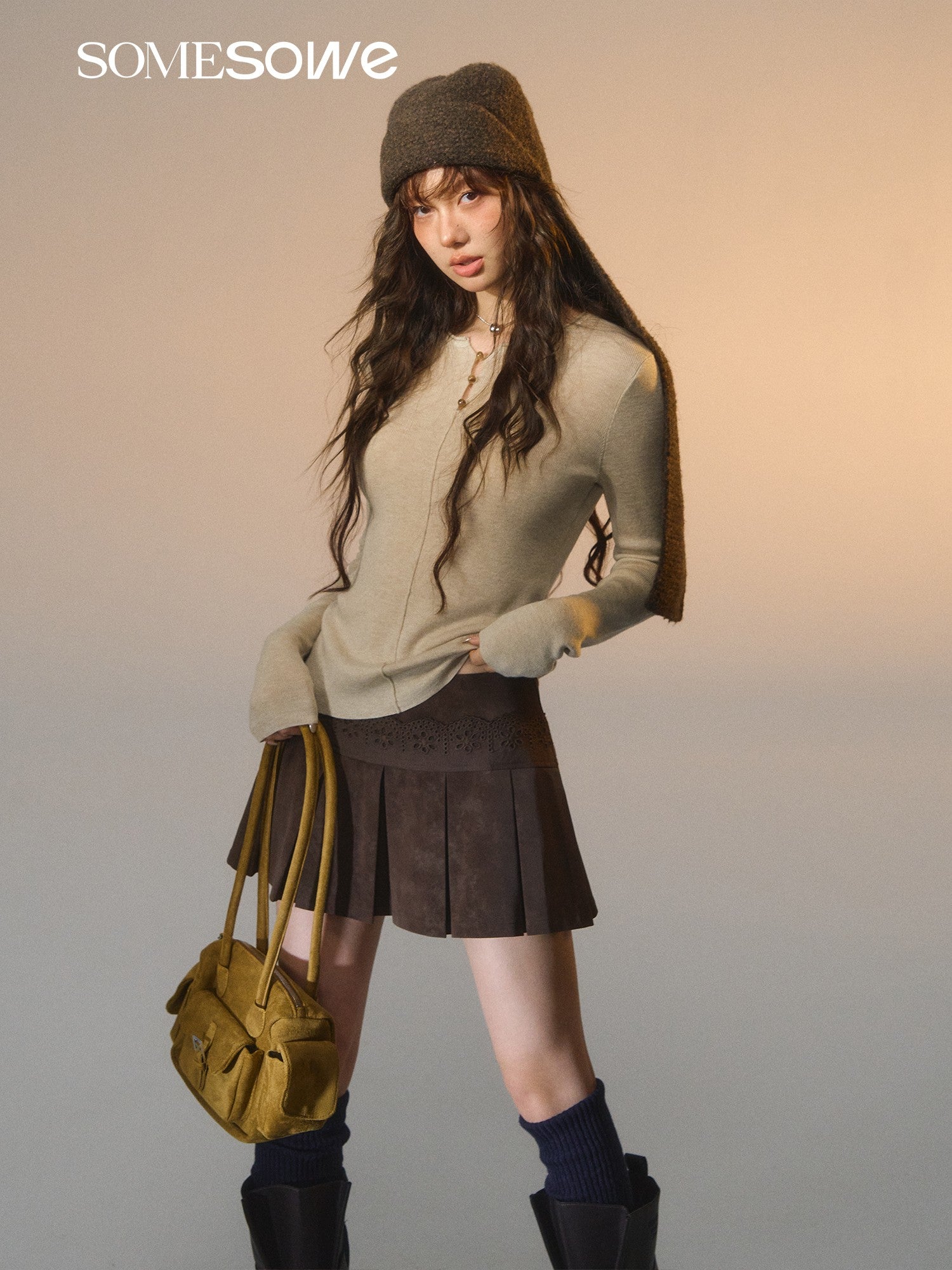 SOMESOWE S2508261 Lace patchwork velvet pleated leather short skirt