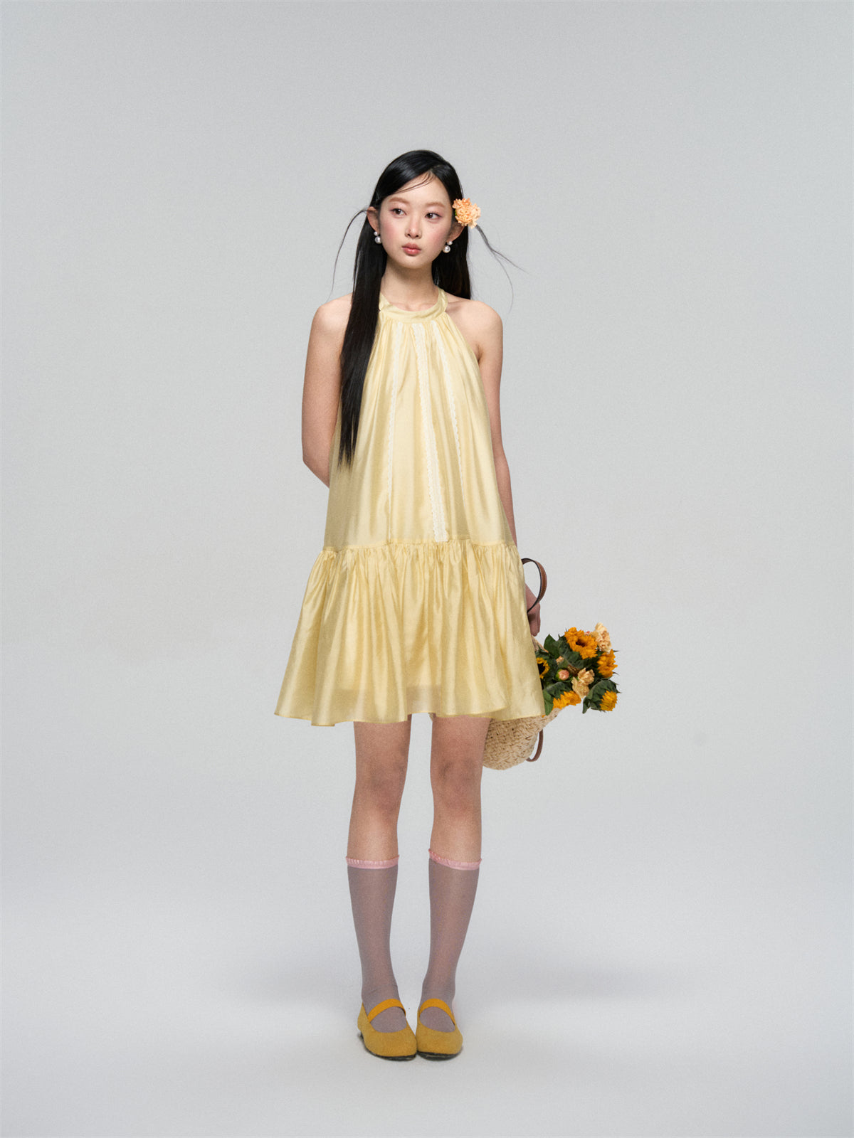 AsGony ASG25092 Hanging neck fluffy lace dress (2color)