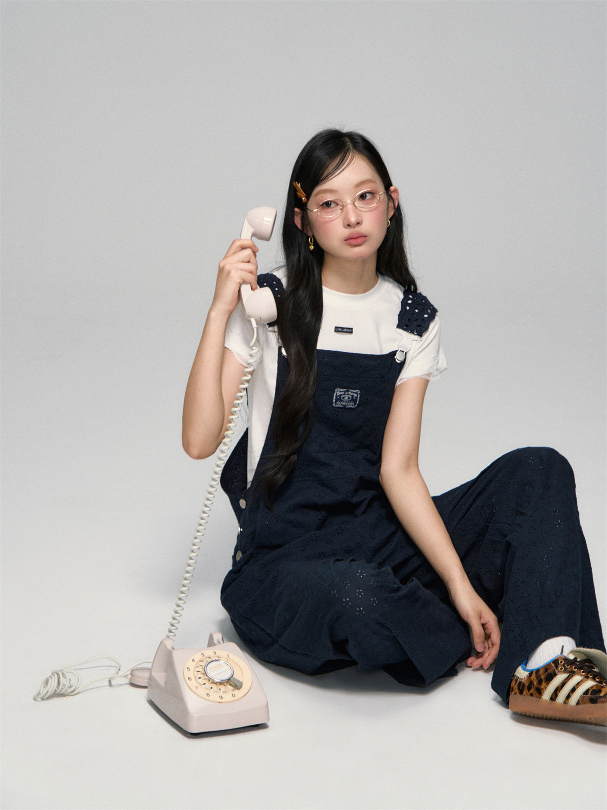 AsGony ASG25141 Simple lace short sleeved T-shirt