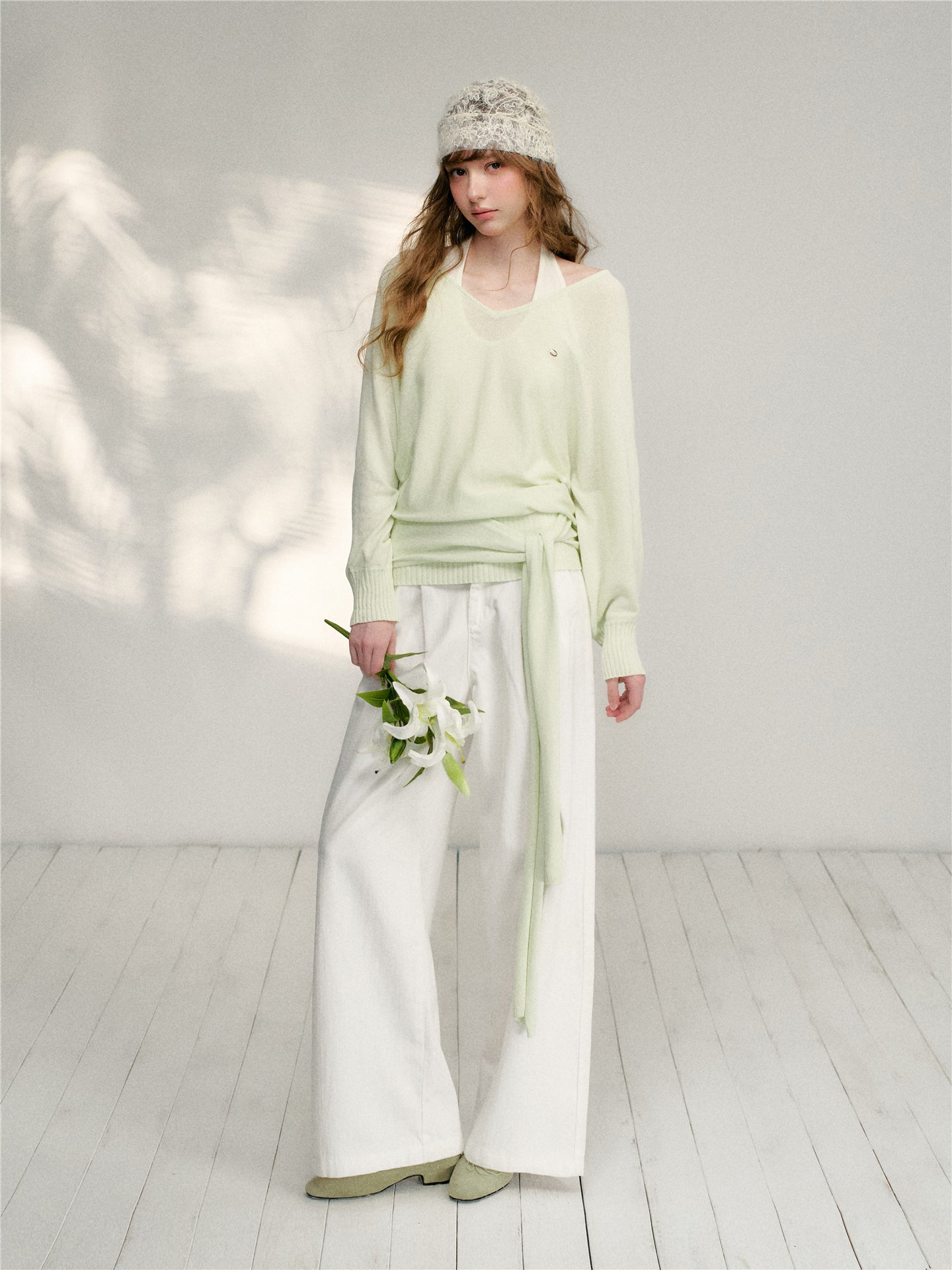 16DEWS 16D26132 V-neck strap waist cinching knitted sweater + vest two-piece set