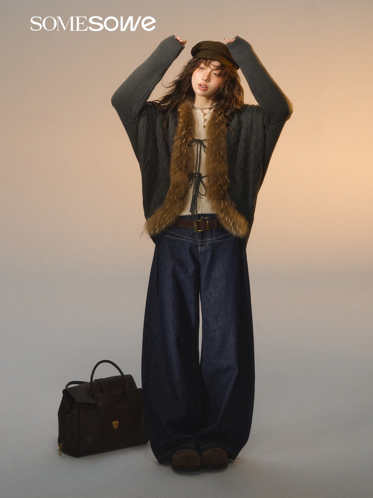 SOMESOWE S2508285 Strap bat sleeve fur collar sweater