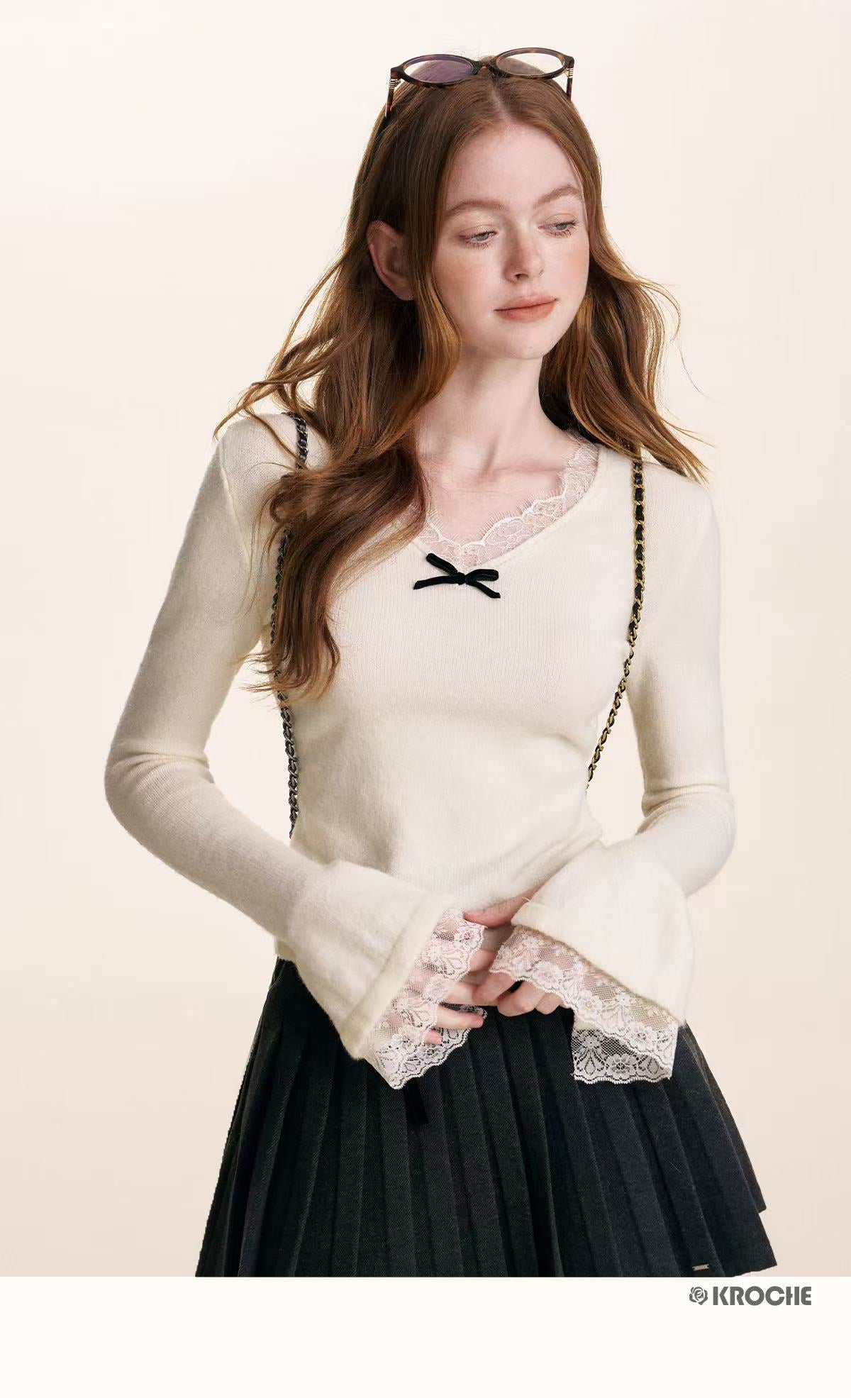 Kroche V-nece Lace Knitted Shirt (2color)