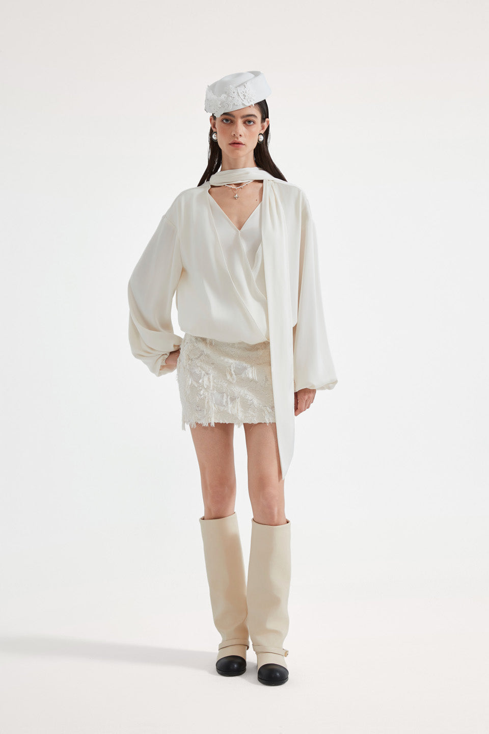 Kingwen V-neck chiffon ribbon shirt + lace skirt