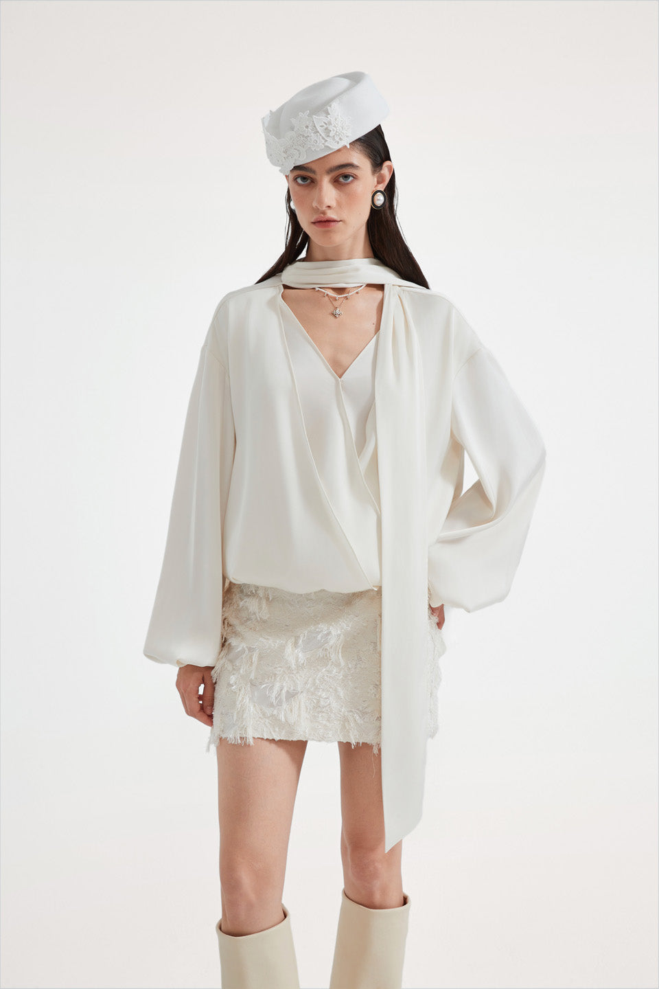 Kingwen V-neck chiffon ribbon shirt + lace skirt