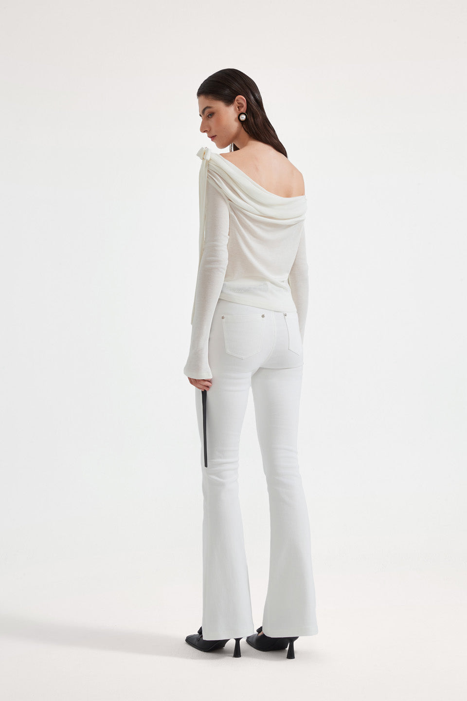 Kingwen White one shoulder pleated waist cinched top