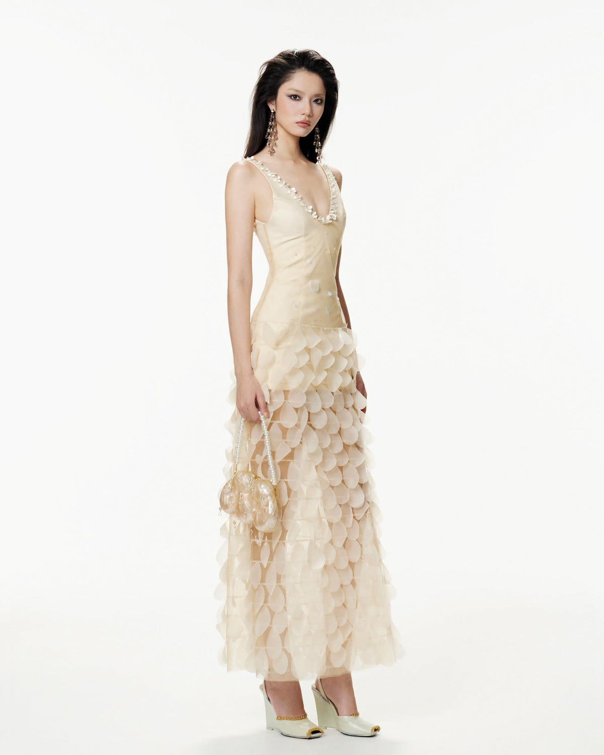 MUST HAVE POURING DRESS