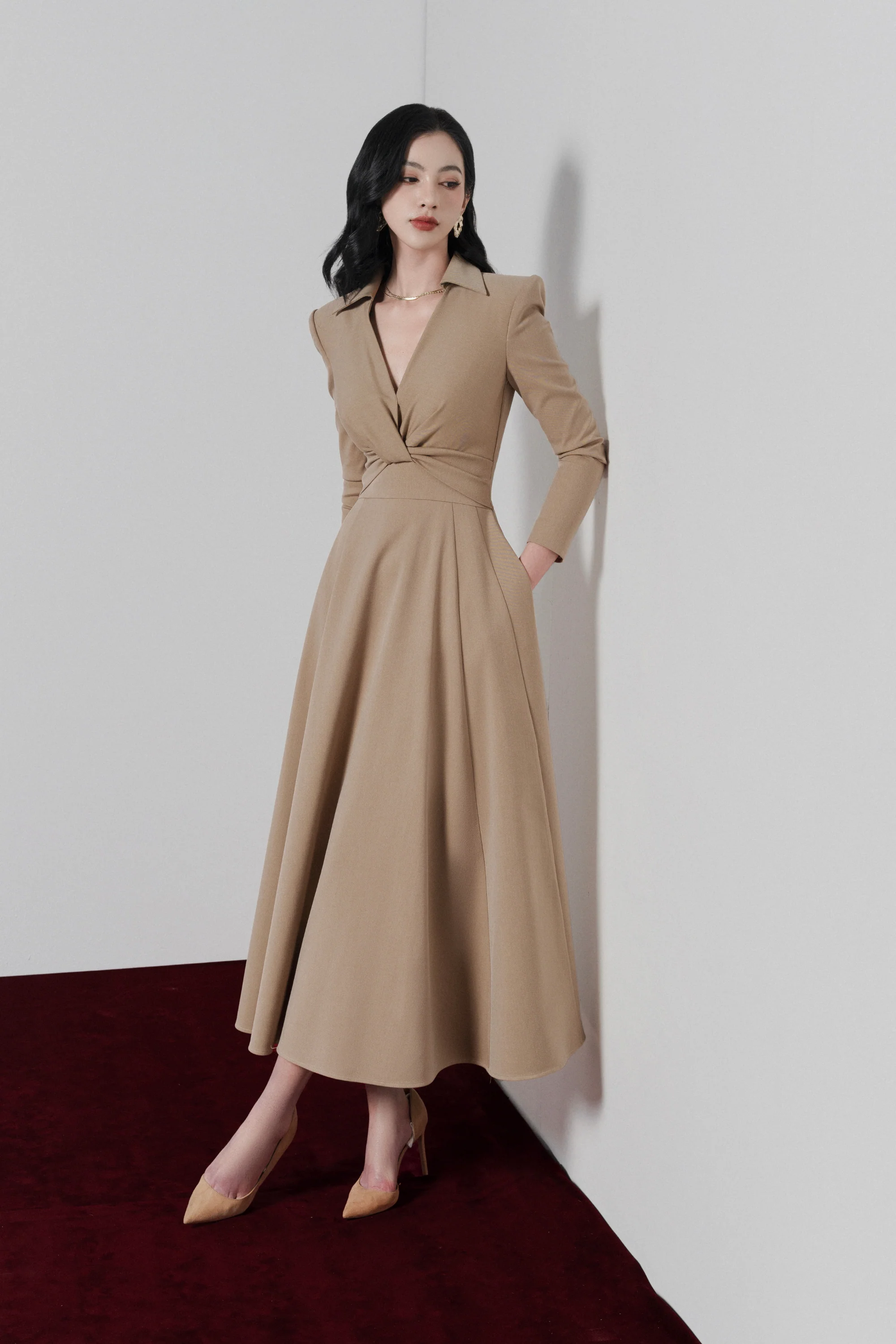 BYDENIO Elowyn V-neck Midi Shirt Dress