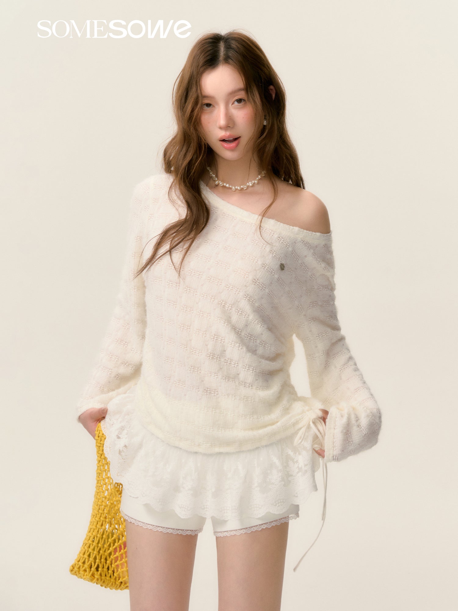 SOMESOWE S2508043 Lace splicing top