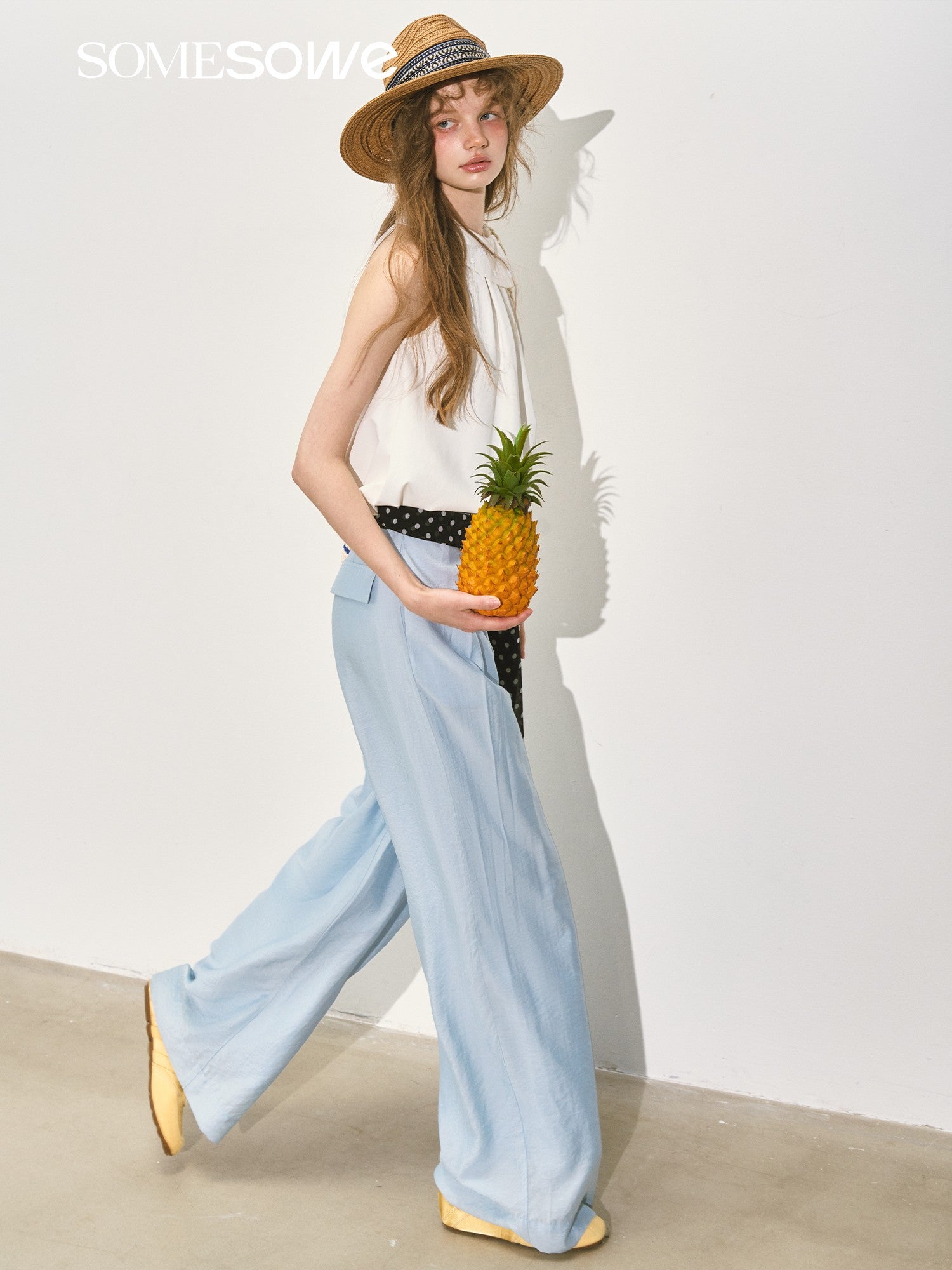 SOMESOWE S2508140 Sleeveless halter-neck shirt